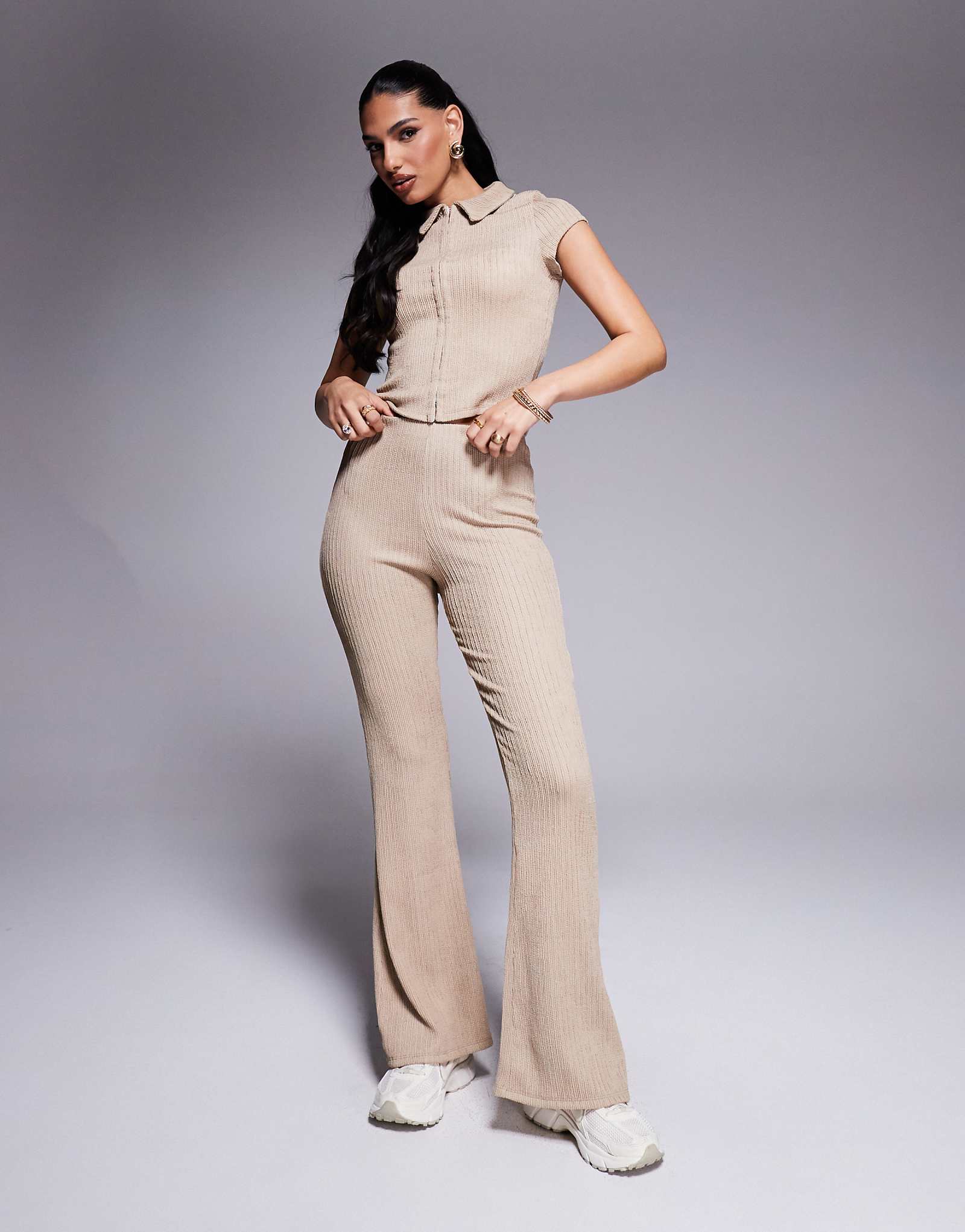 Расклешенные брюки ASOS DESIGN с фактурой под камень - часть комплекта 3490₽