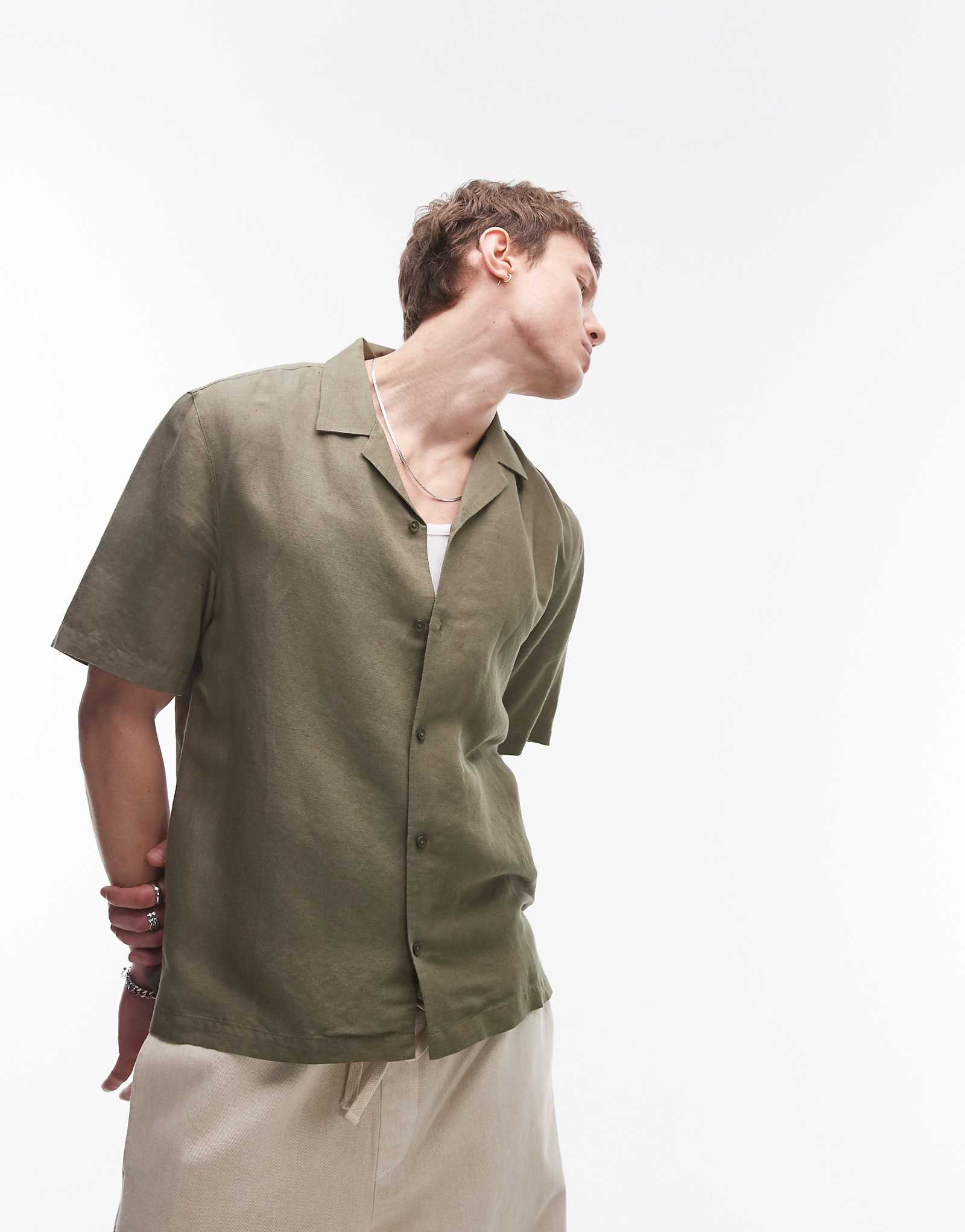 Льняная рубашка Topman с коротким рукавом цвета хаки 8590₽