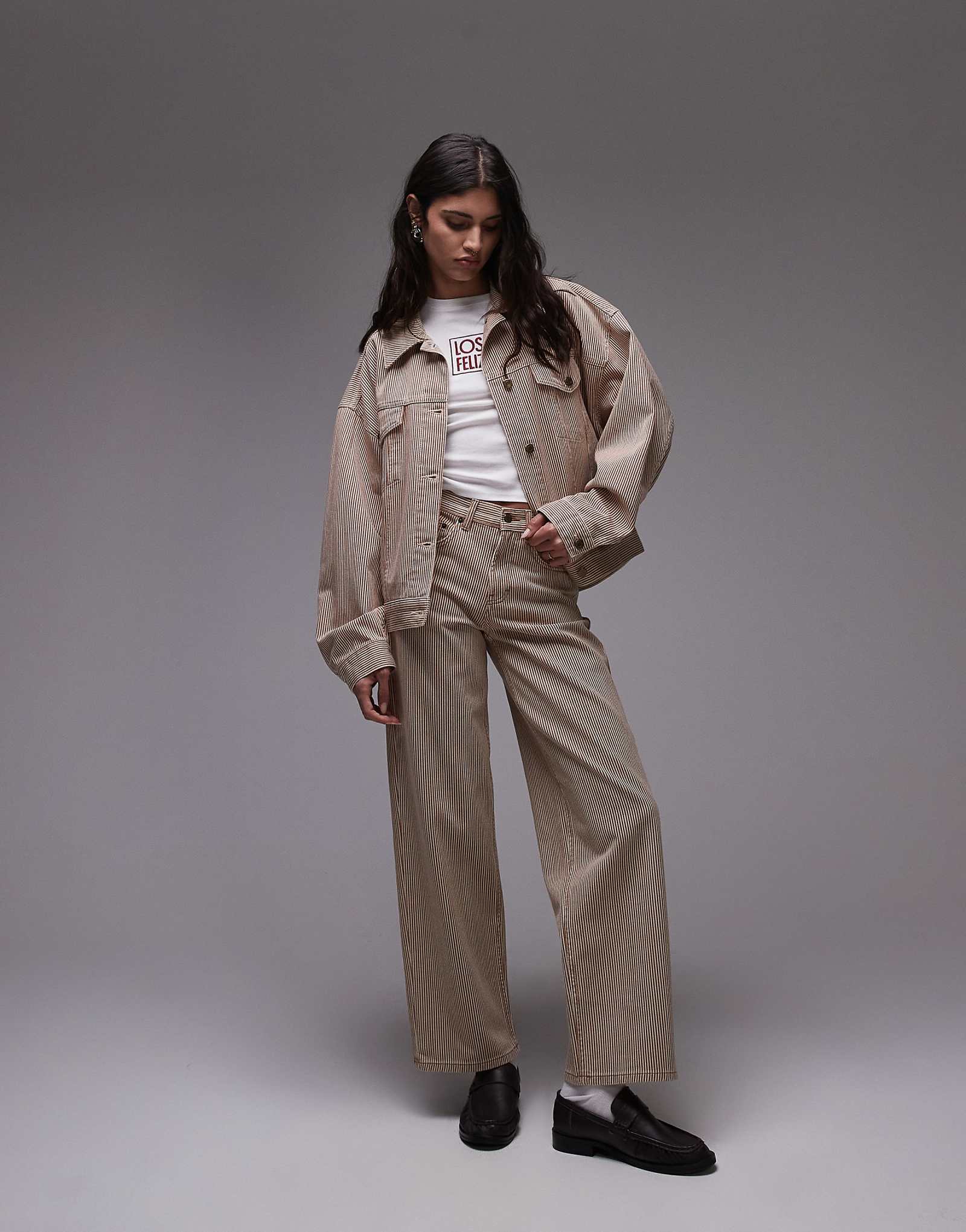 Расклешенные джинсы Topshop cinch с низкой посадкой в коричневую полоску 12190₽