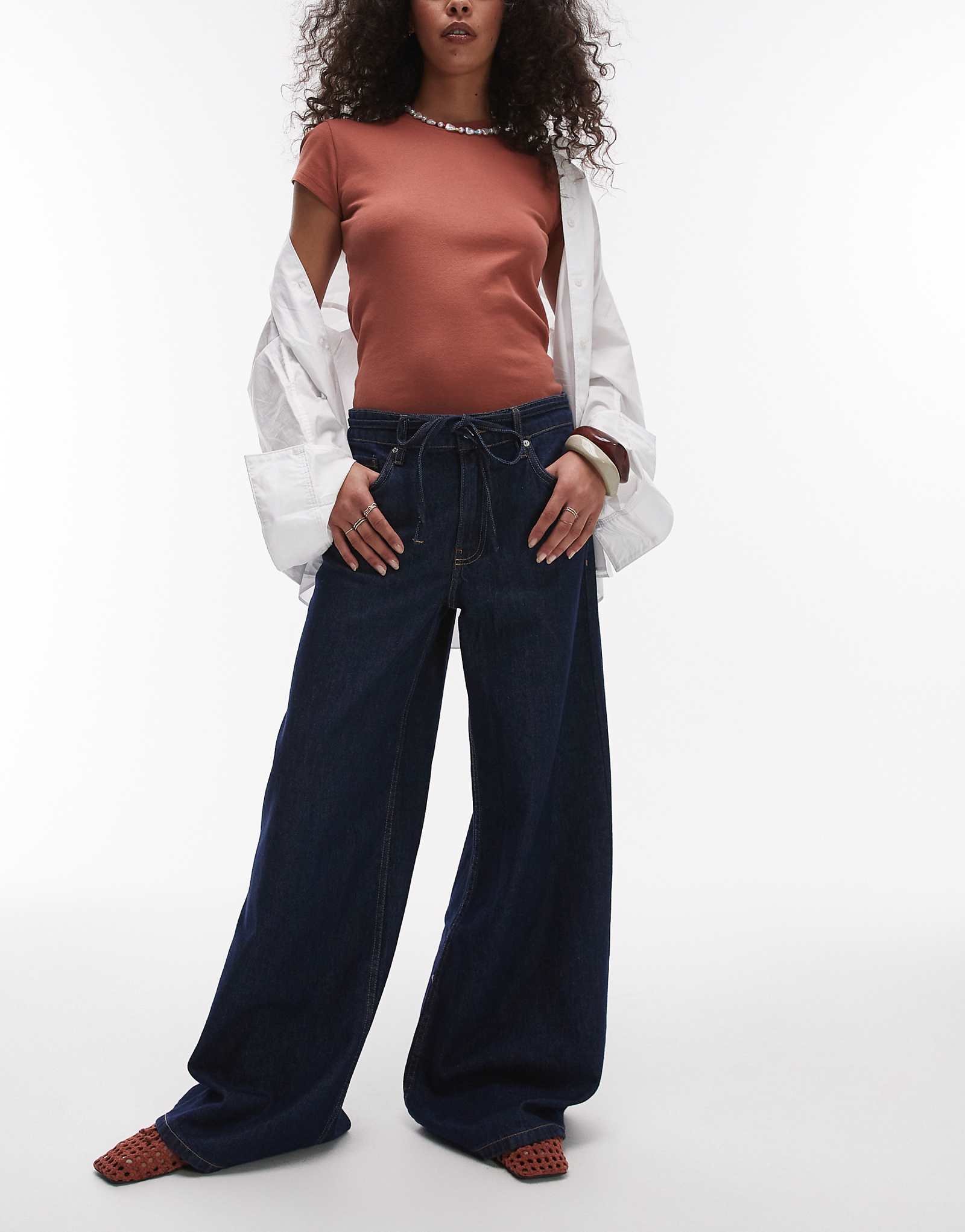 Джинсы Mango Olivia с завязками на талии и прямыми штанинами цвета индиго 8190₽