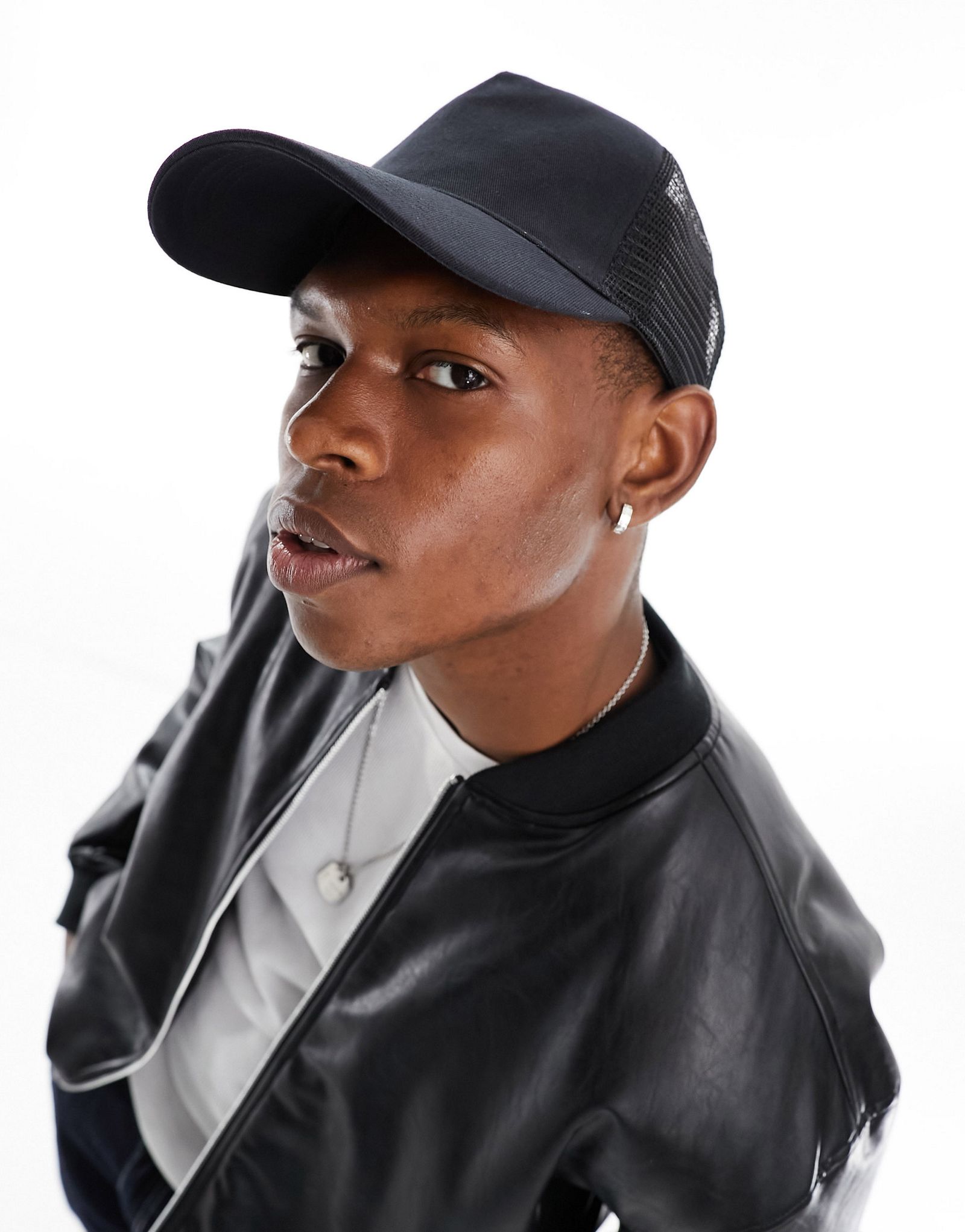 Черная хлопковая кепка дальнобойщика ASOS DESIGN 1790₽