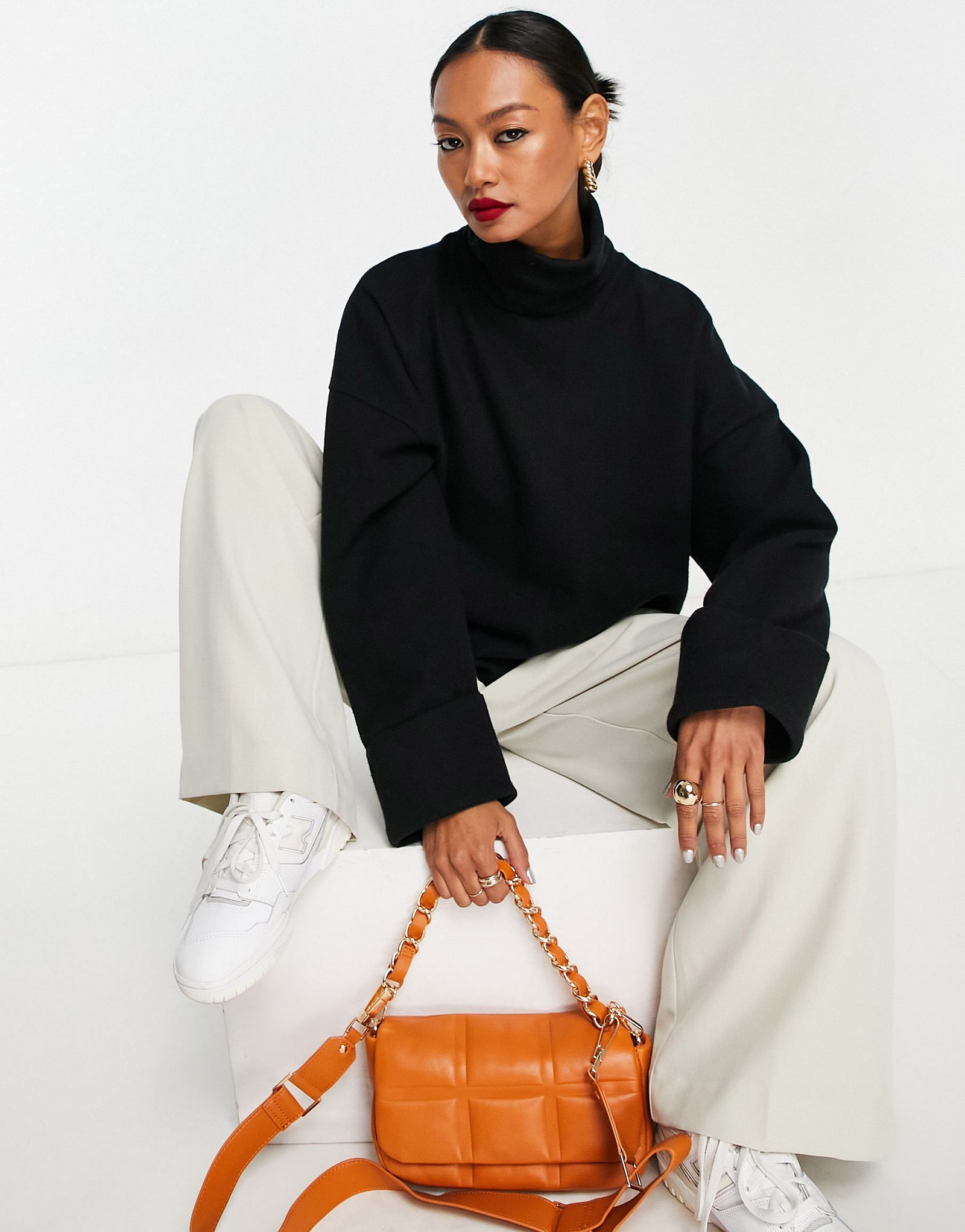 Черный супермягкий свитер с высоким воротником и манжетами ASOS DESIGN 7190₽