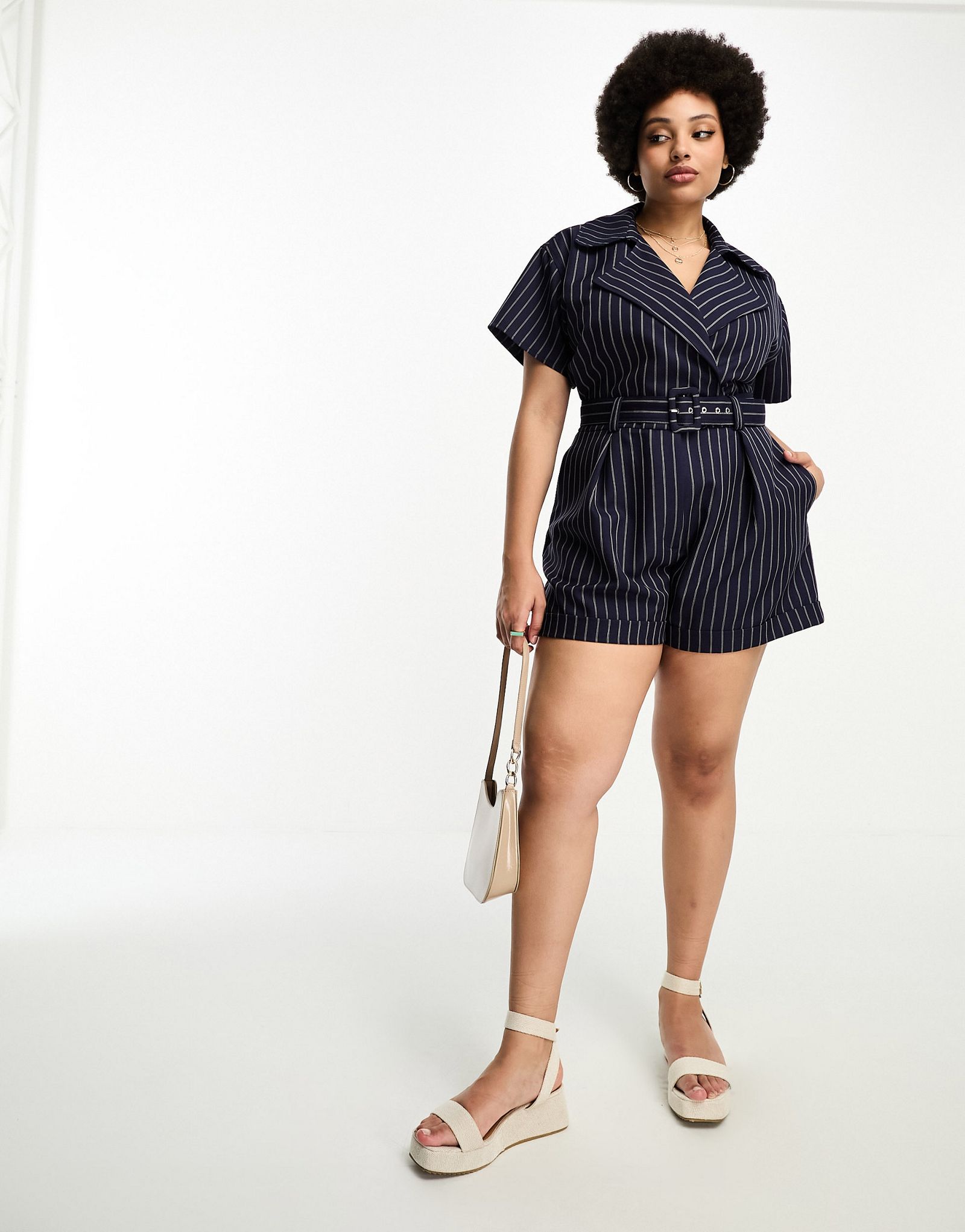 Комбинезон в тонкую полоску с короткими рукавами и поясом ASOS DESIGN Curve 7990₽