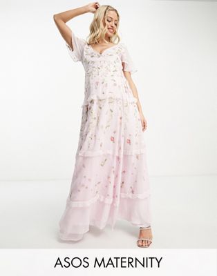Светло-розовое платье макси с развевающимися рукавами и вышивкой ASOS DESIGN Maternity Bridesmaid
