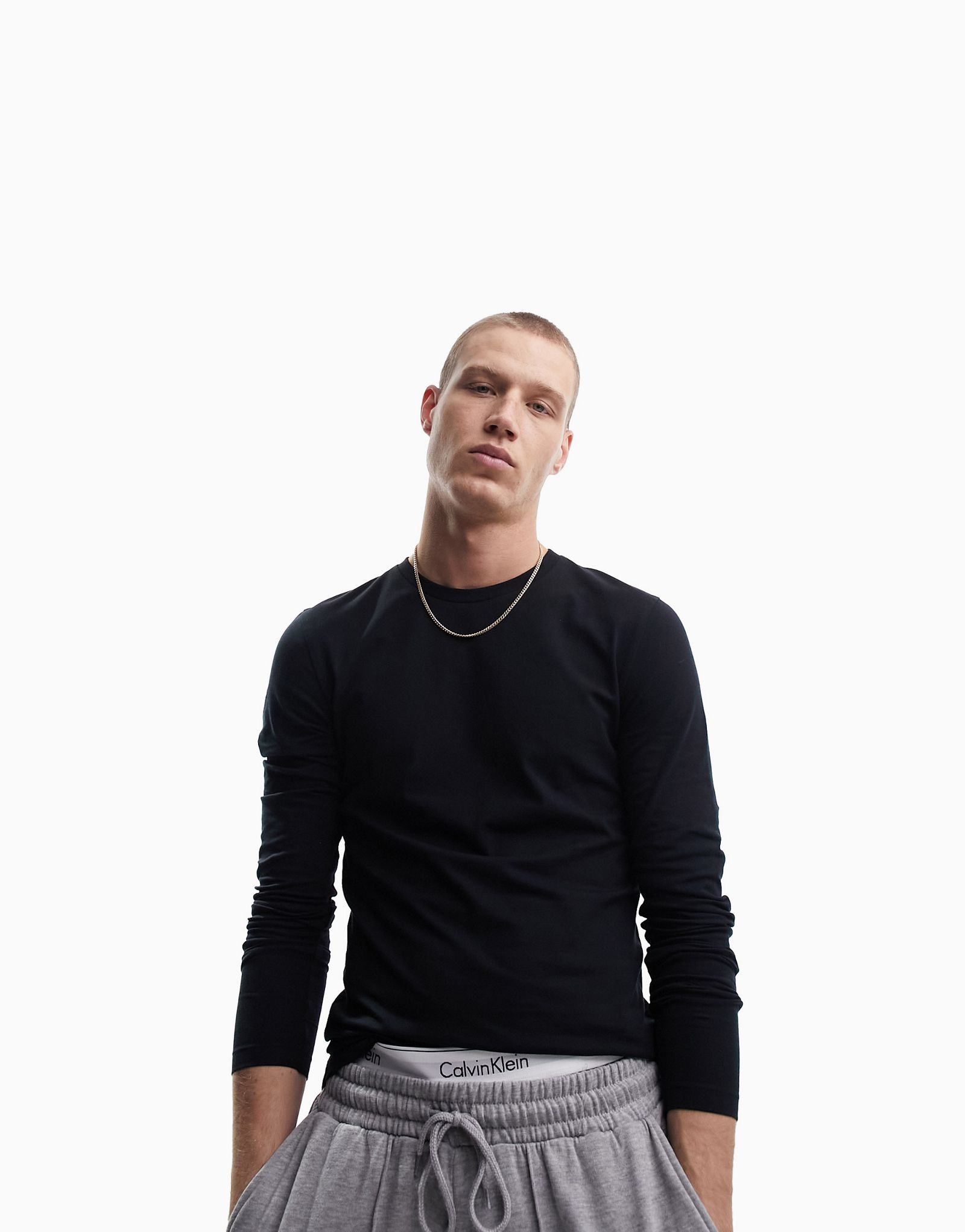 Черная футболка с длинными рукавами и круглым вырезом из смесового хлопка ASOS DESIGN 2590₽