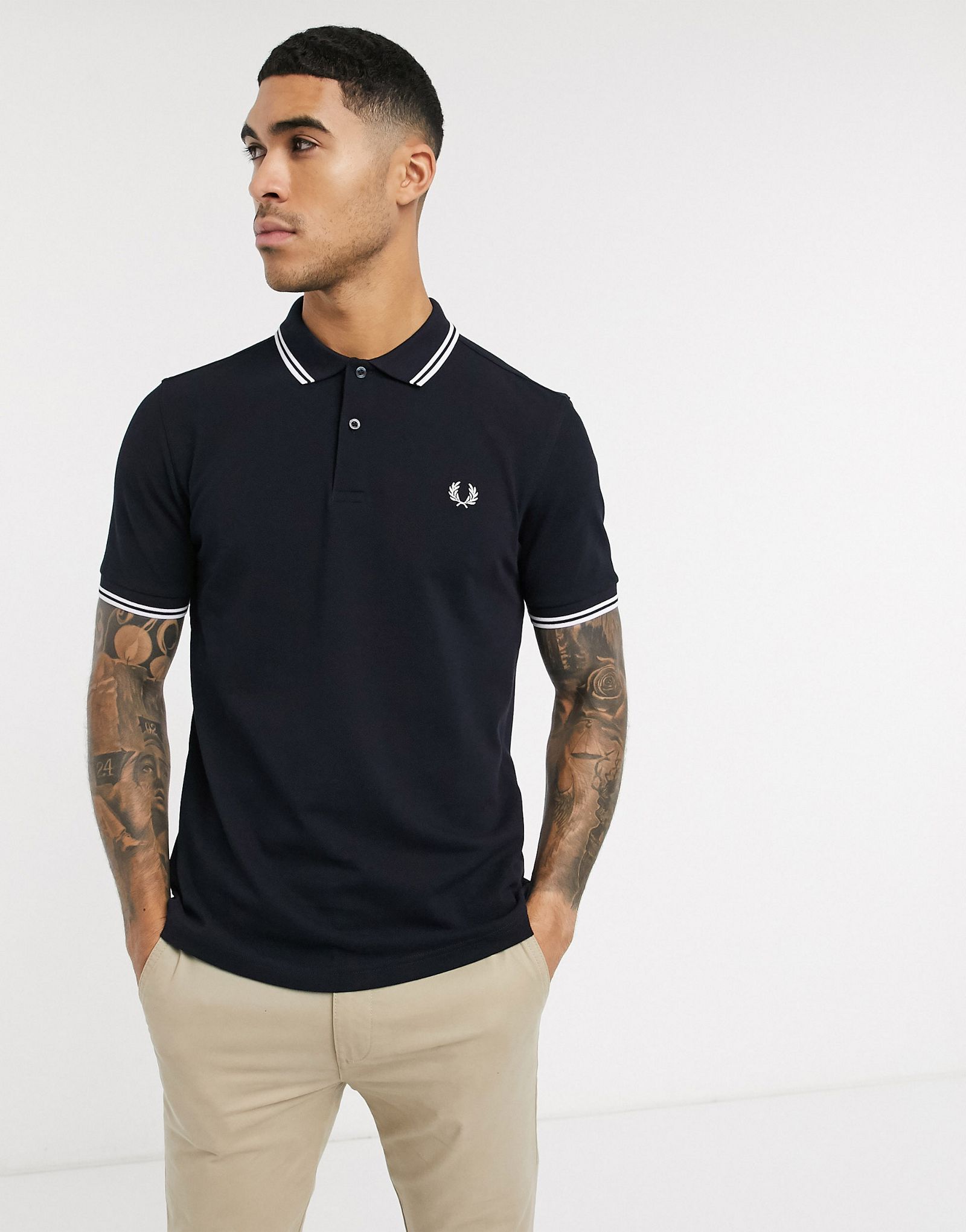 Темно-сине-белая футболка-поло с логотипом Fred Perry 13490₽