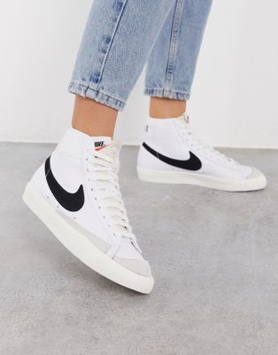 Бело-черные винтажные кроссовки Nike Blazer Mid 77