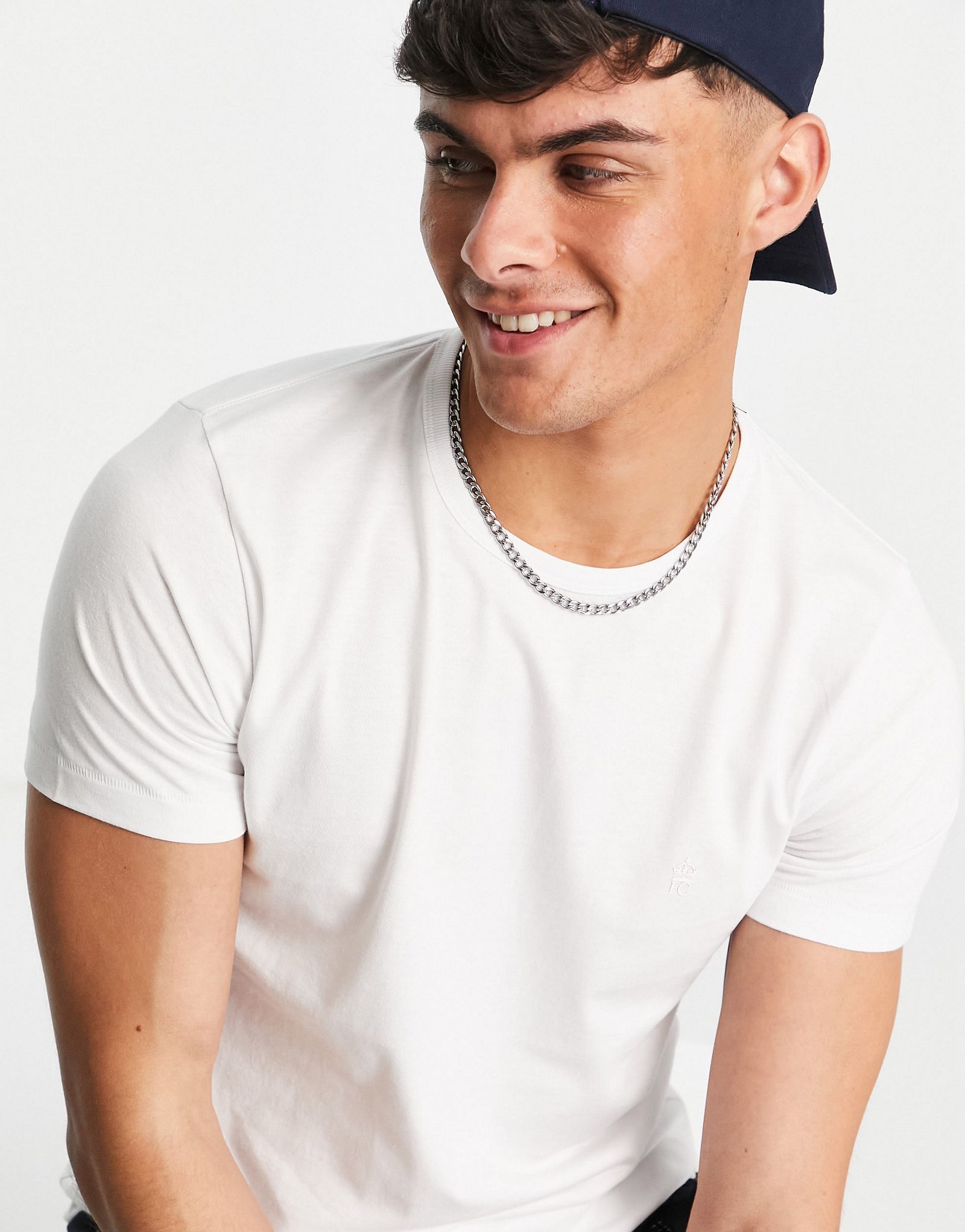 Белая футболка с круглым вырезом French Connection 2390₽