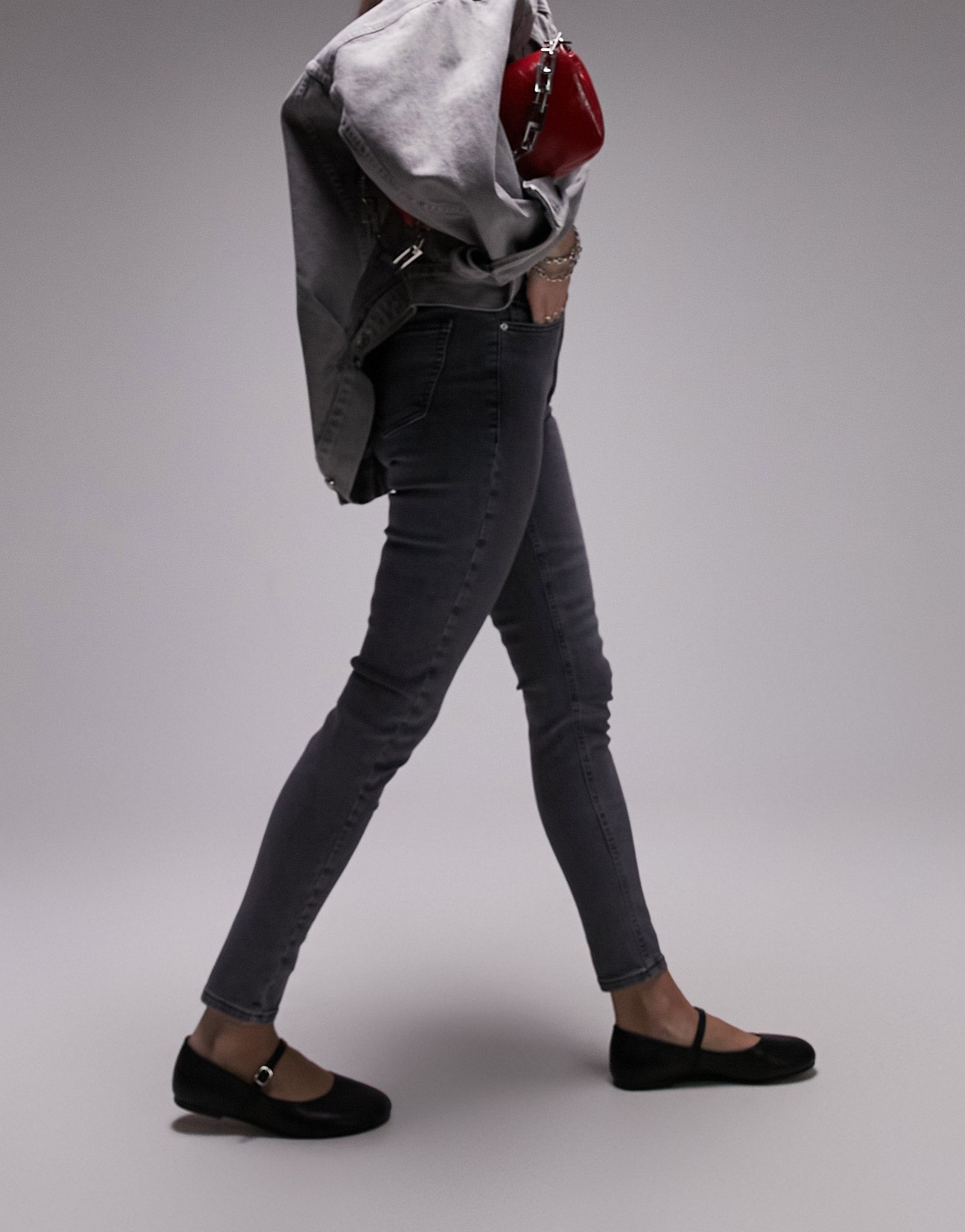 Серые джинсы Topshop Jamie 9890₽