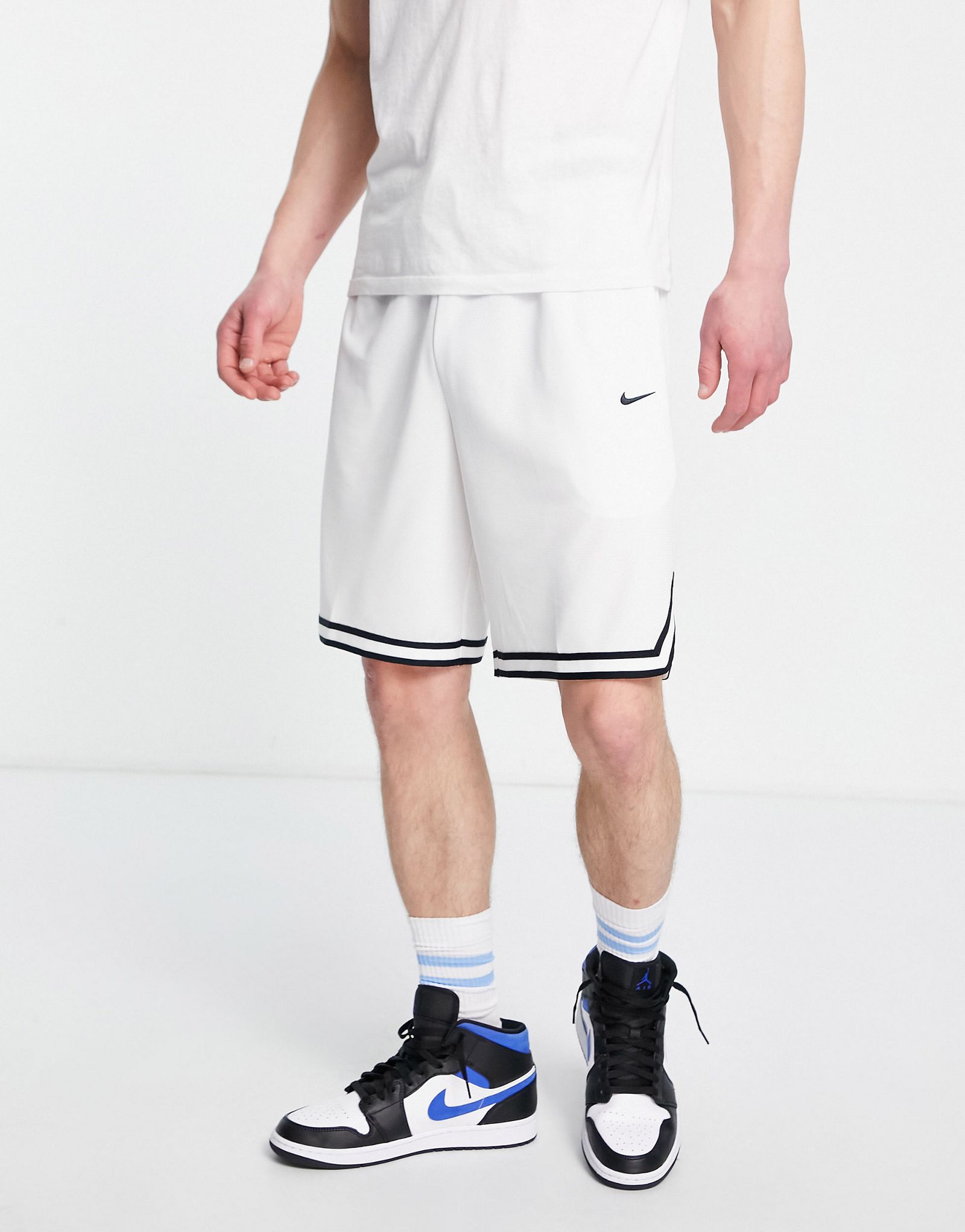 Белые шорты из политрикотажа Nike Basketball Dri-FIT DNA