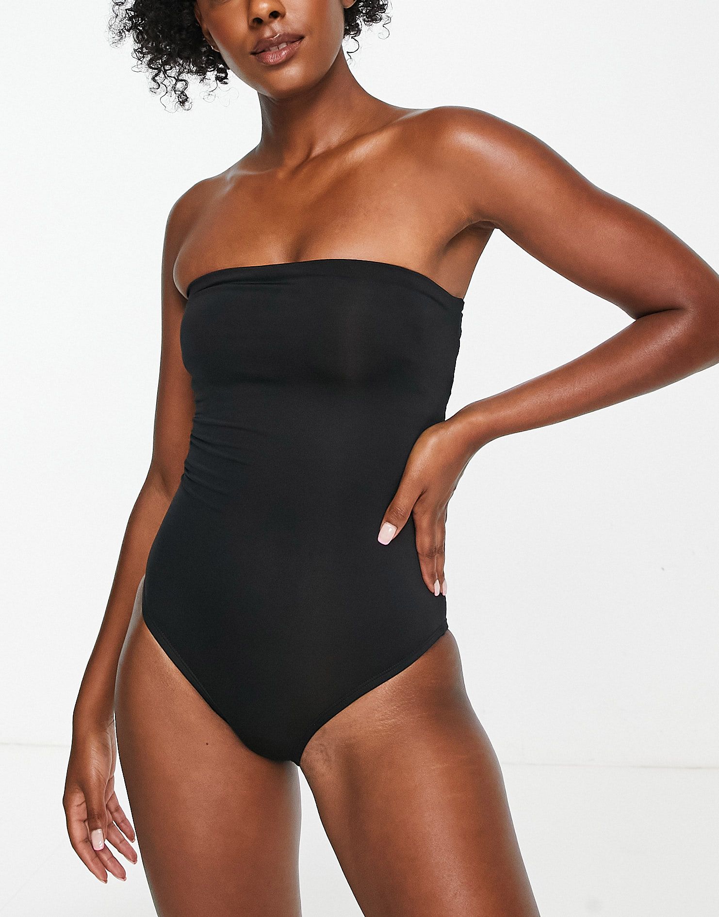 Черный купальник-бандо Nike Swimming 7690₽
