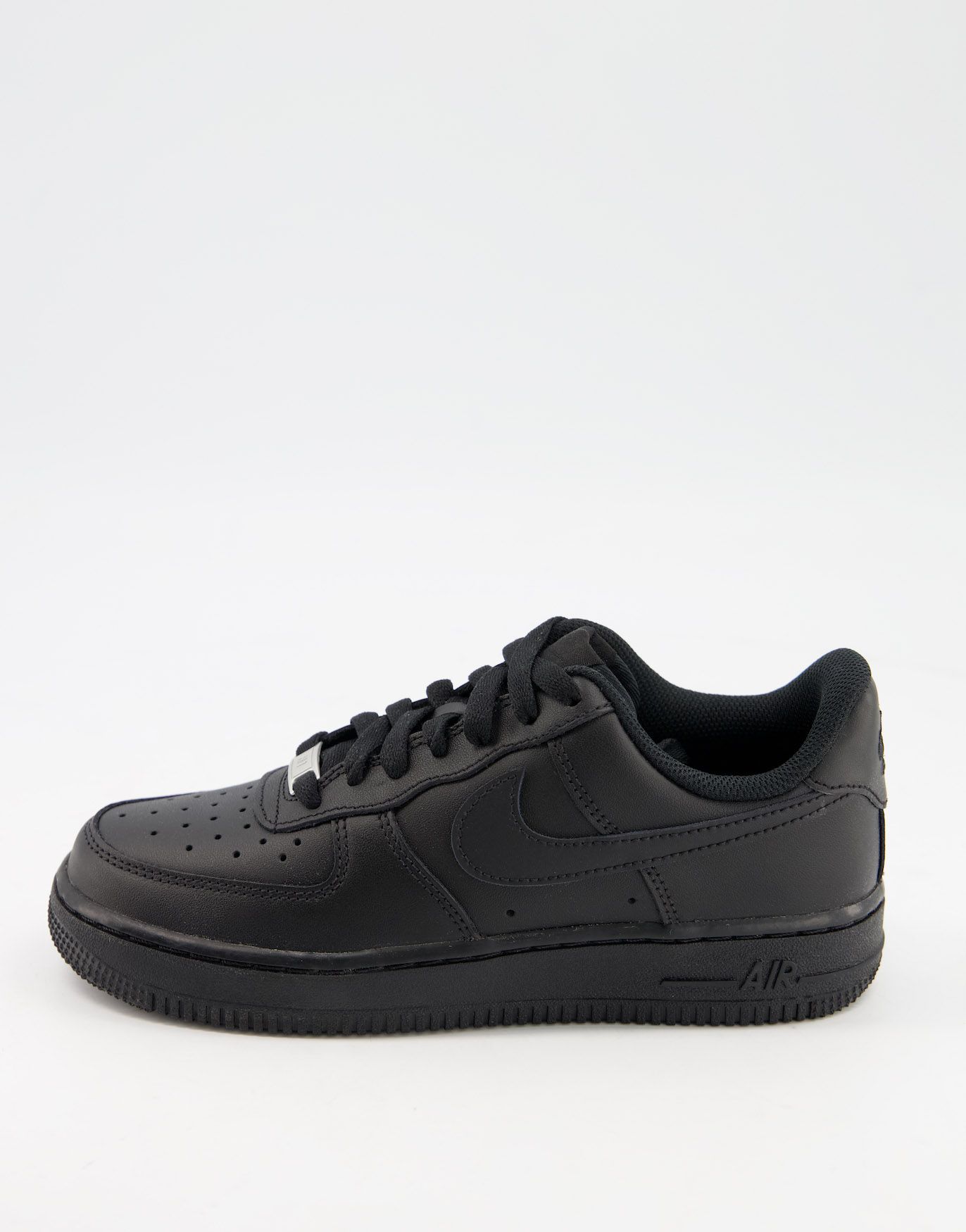 Черные кроссовки Nike Air Force 1 07 23490₽