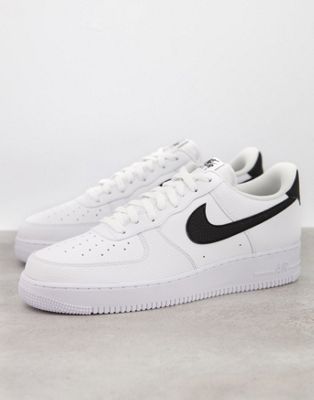 Бело-черные кроссовки Nike Air Force 1 07