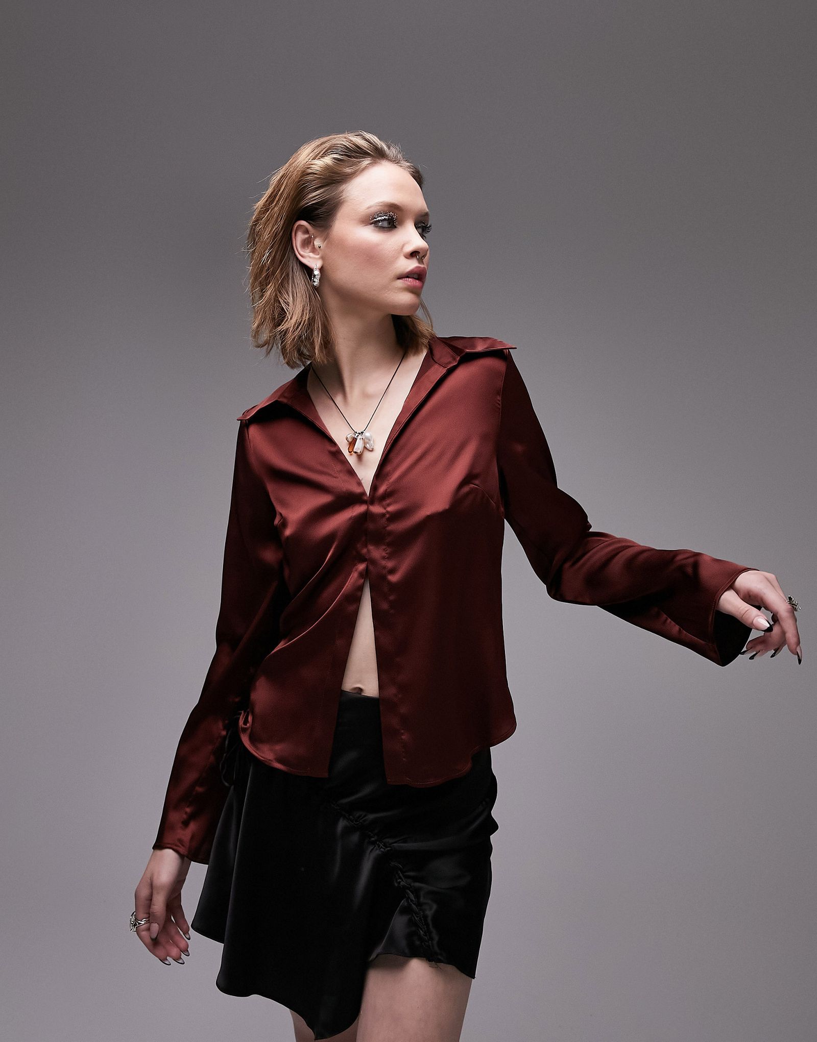Узкая атласная рубашка Topshop шоколадного цвета