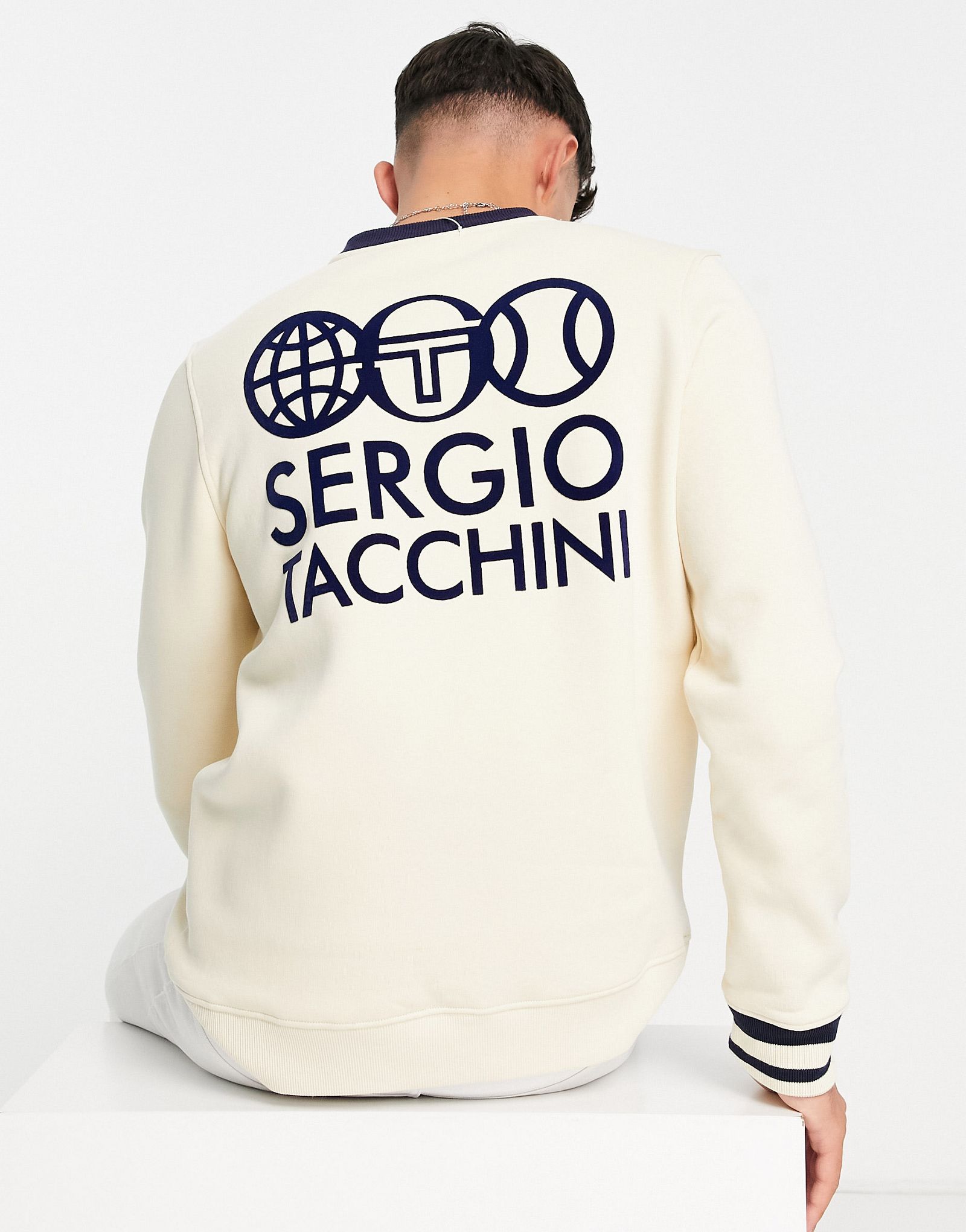 Свитшот Sergio Tacchini цвета экрю с принтом на спине