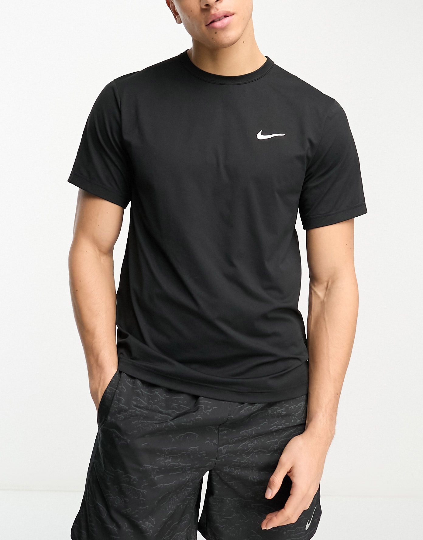 Черная футболка Nike Training Dri-FIT 5290₽