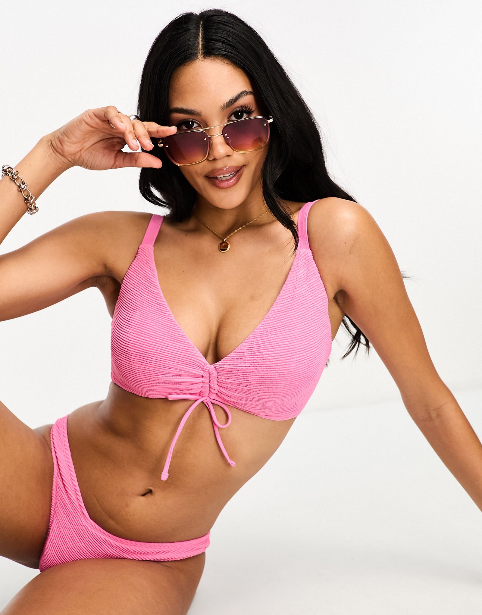 Розовый укороченный лиф бикини с жатым принтом Ivory Rose Fuller Bust и завязками 3390₽
