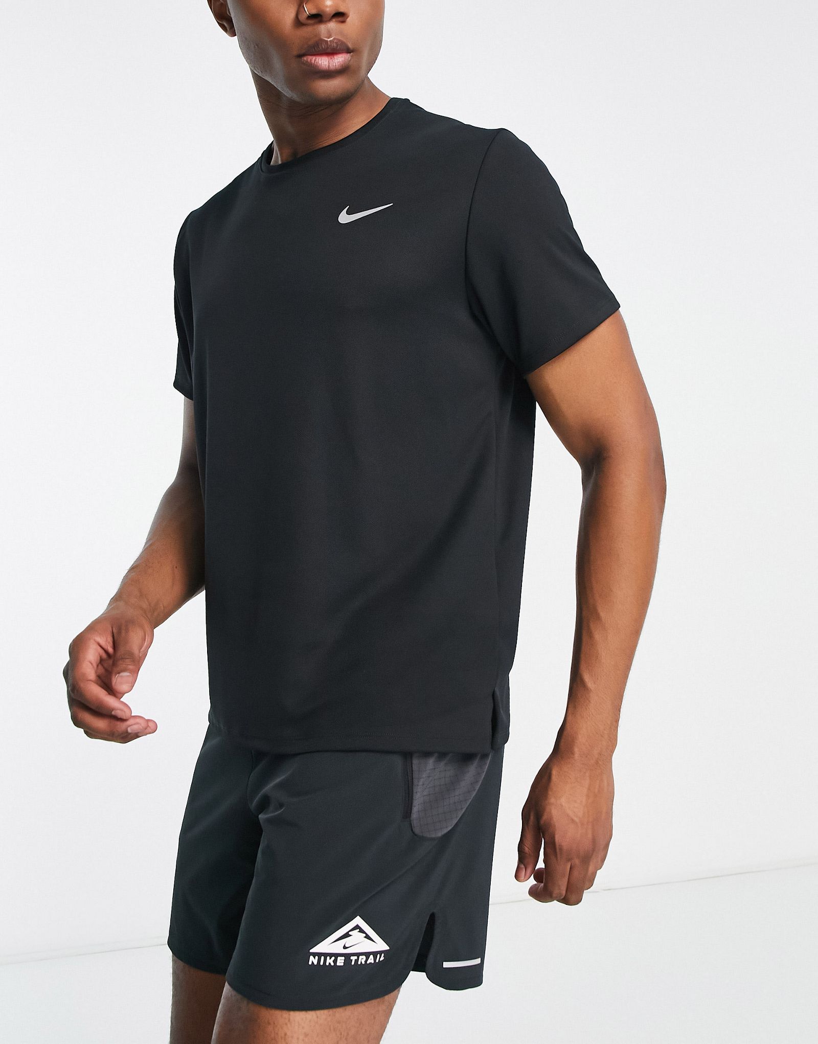 Черная футболка Nike Running Dri-FIT Miller