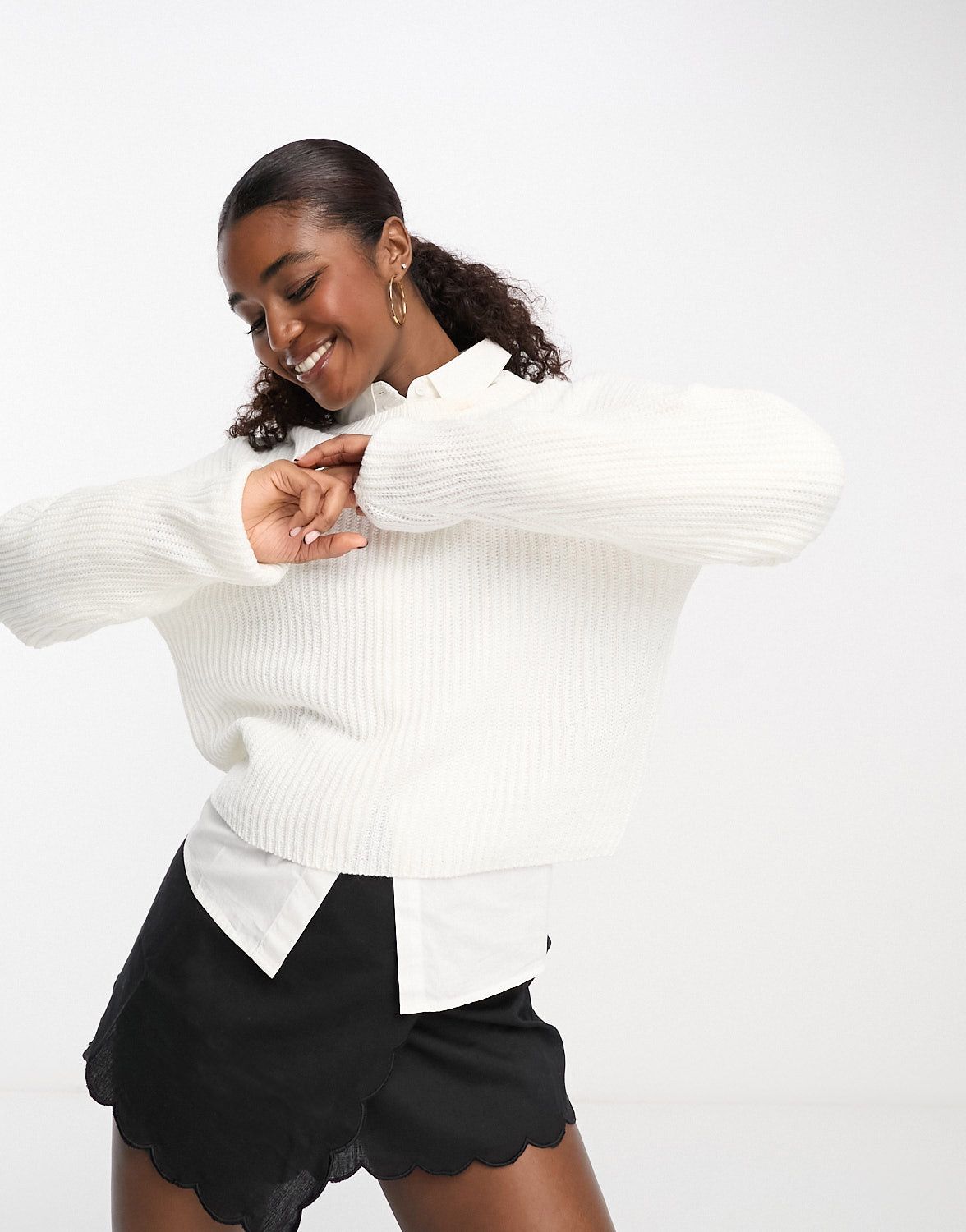 Кремовый свитер с круглым вырезом JDY 5090₽