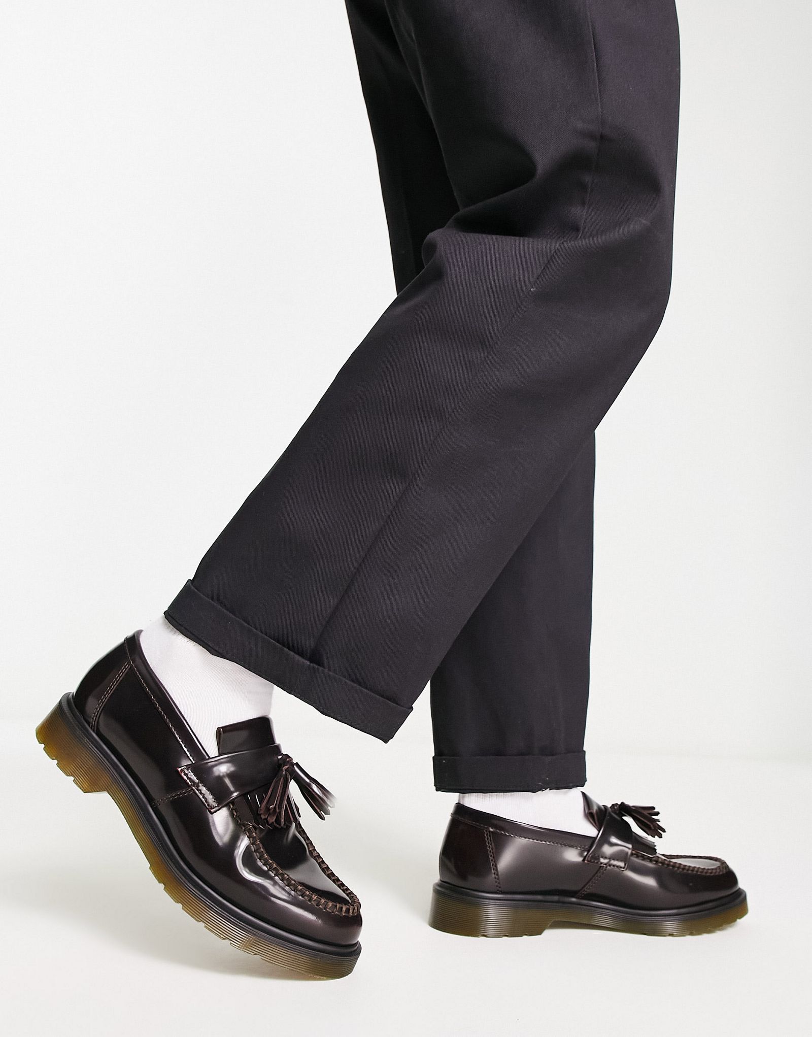 Лоферы с кисточками Dr Martens Adrian в цвете Cherry Red Arcadia 26090₽
