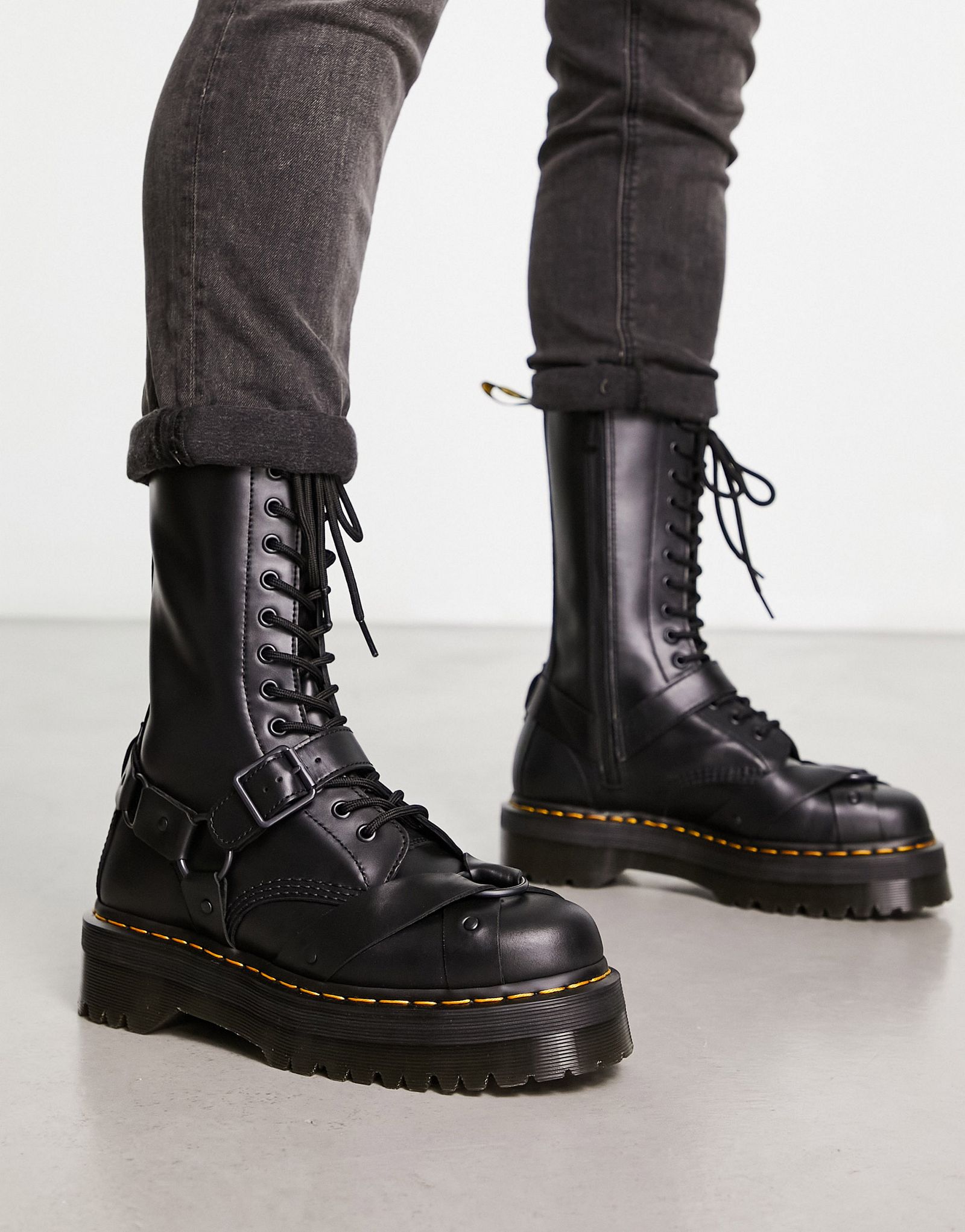 Черные кожаные ботинки с четырьмя ремнями Dr Martens 1914