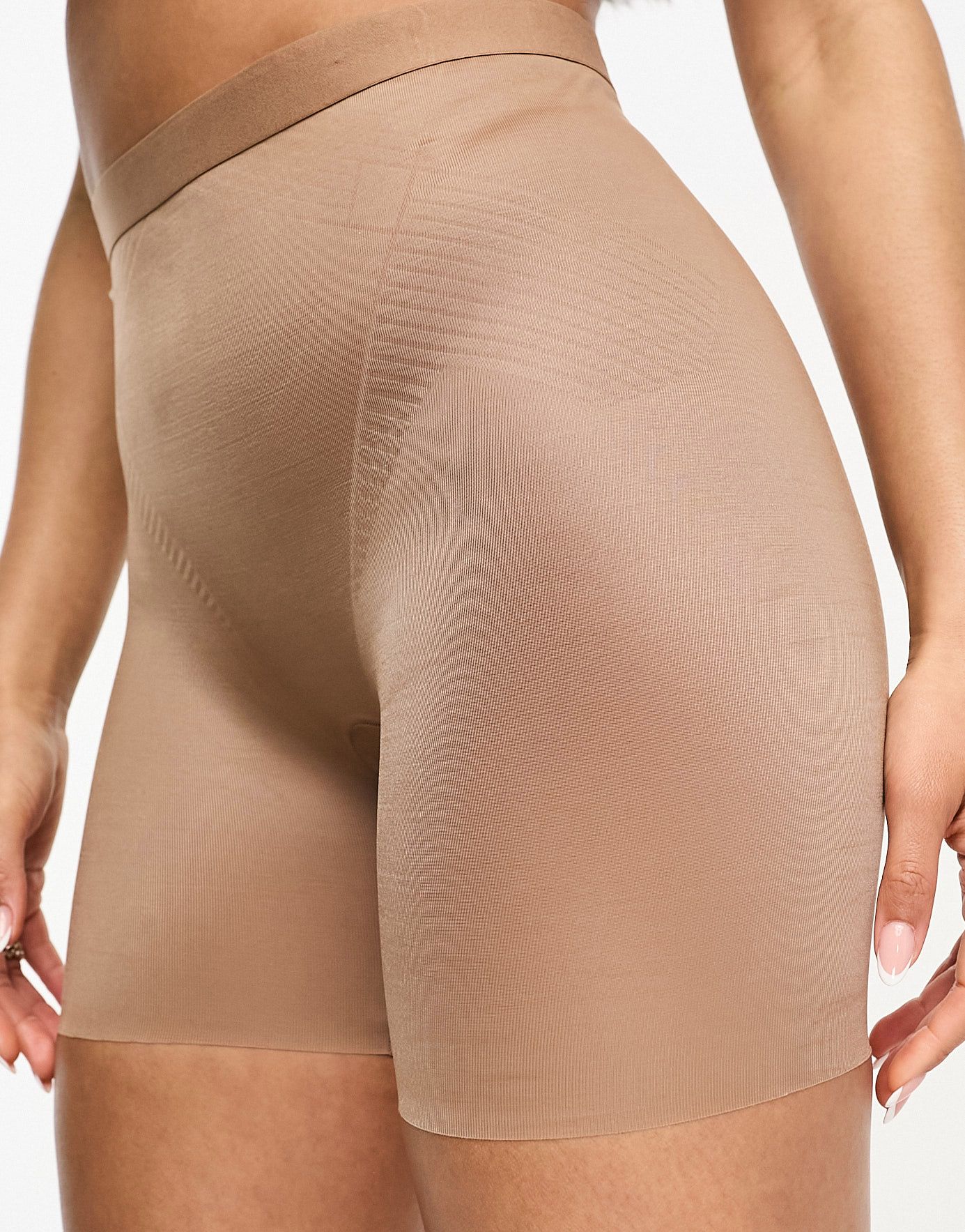 Контурирующие шорты Spanx Thinstincts 20 цвета кофе с молоком 6890₽