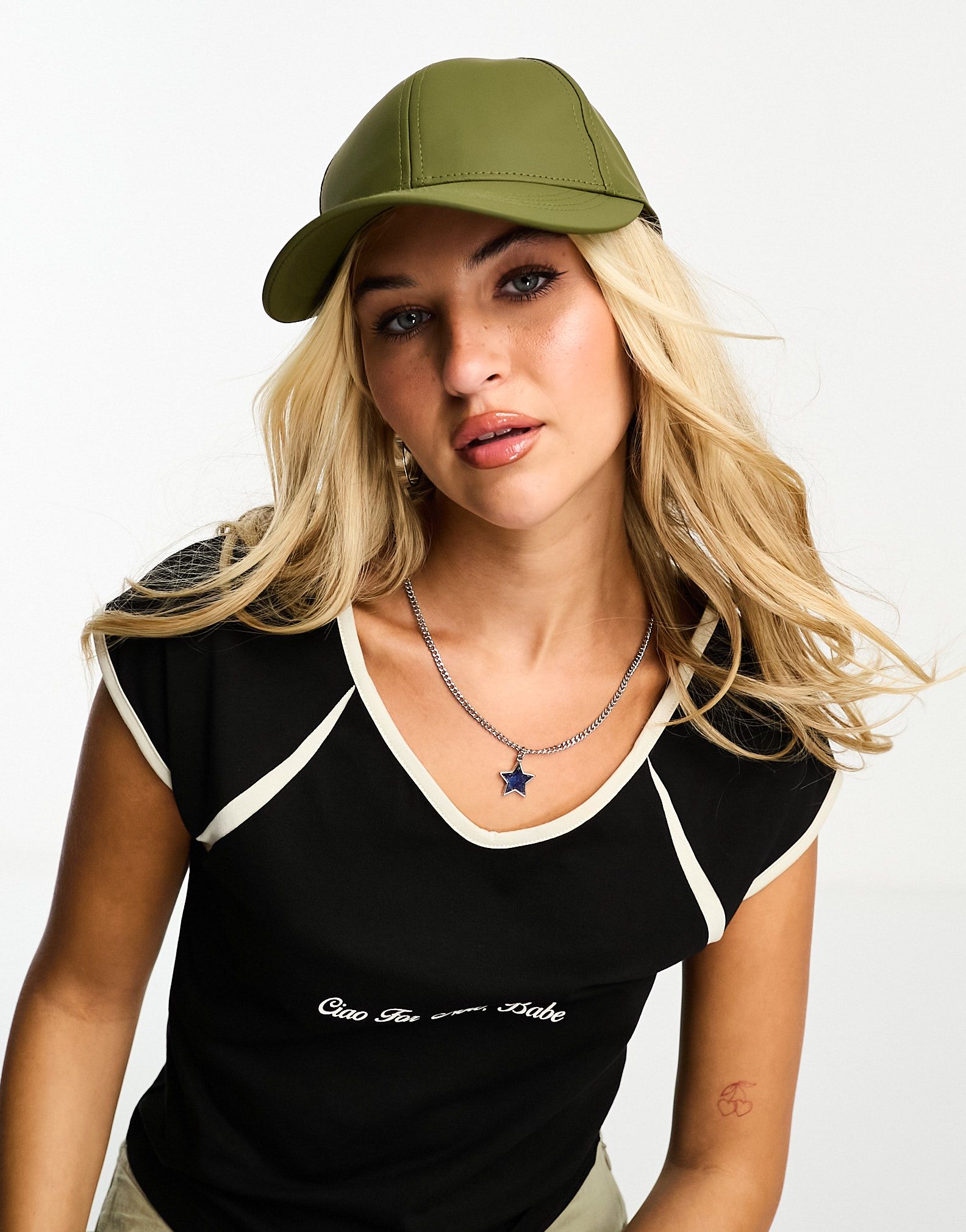 Темно-синяя непромокаемая кепка цвета хаки Noisy May Droplets 6290₽