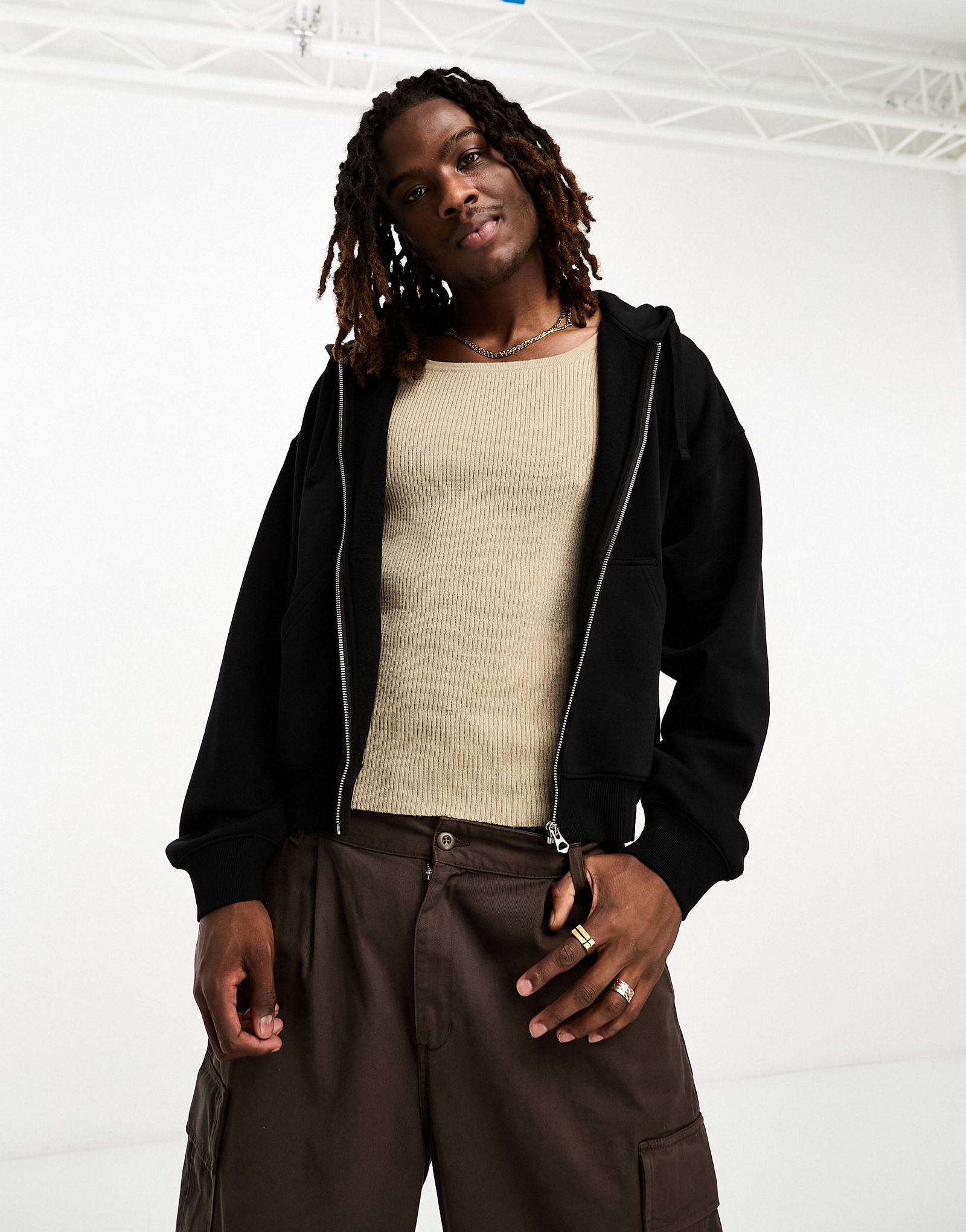 Черная худи на молнии Weekday Standard 8590₽