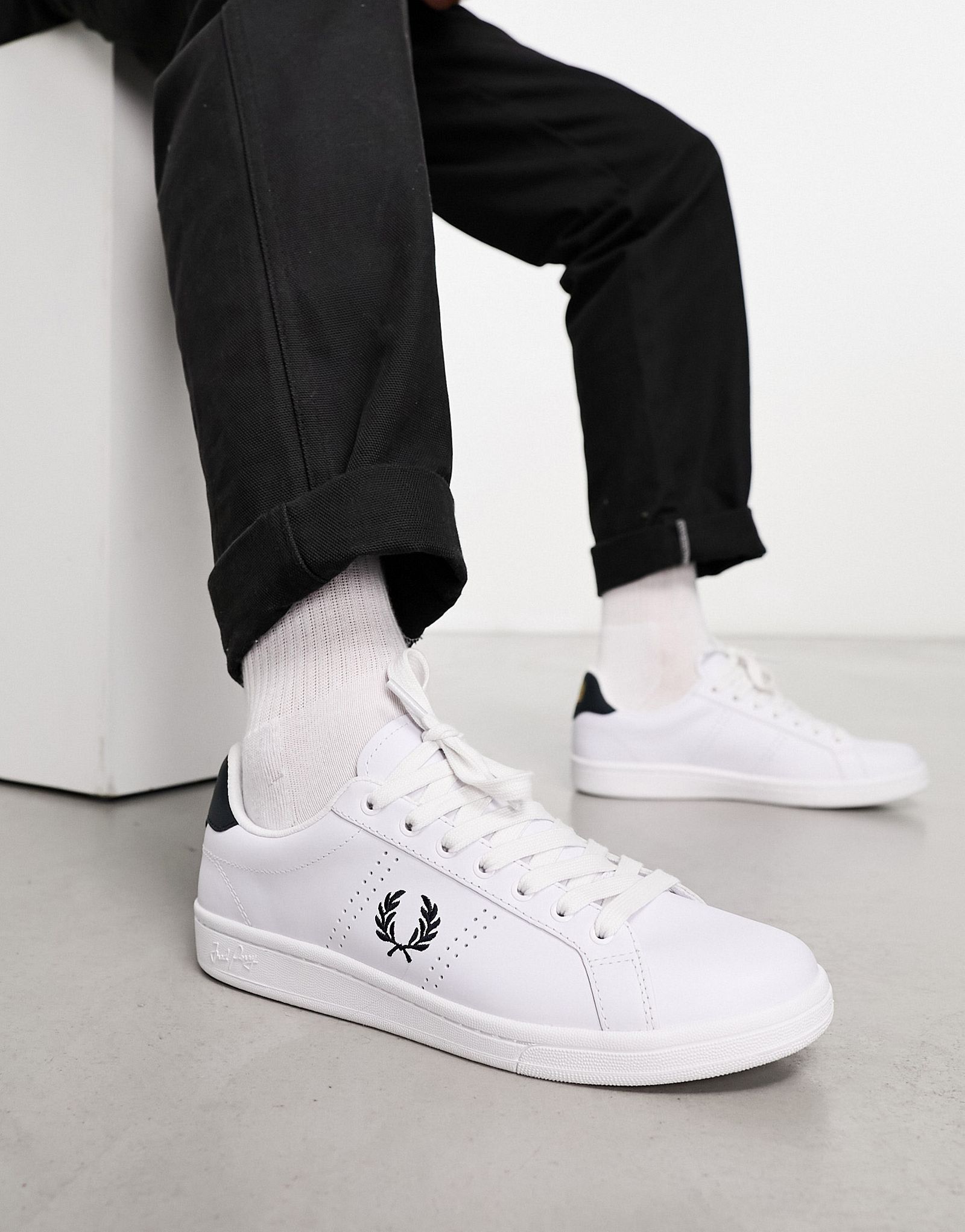 Белые кожаные кроссовки Fred Perry B721 21090₽