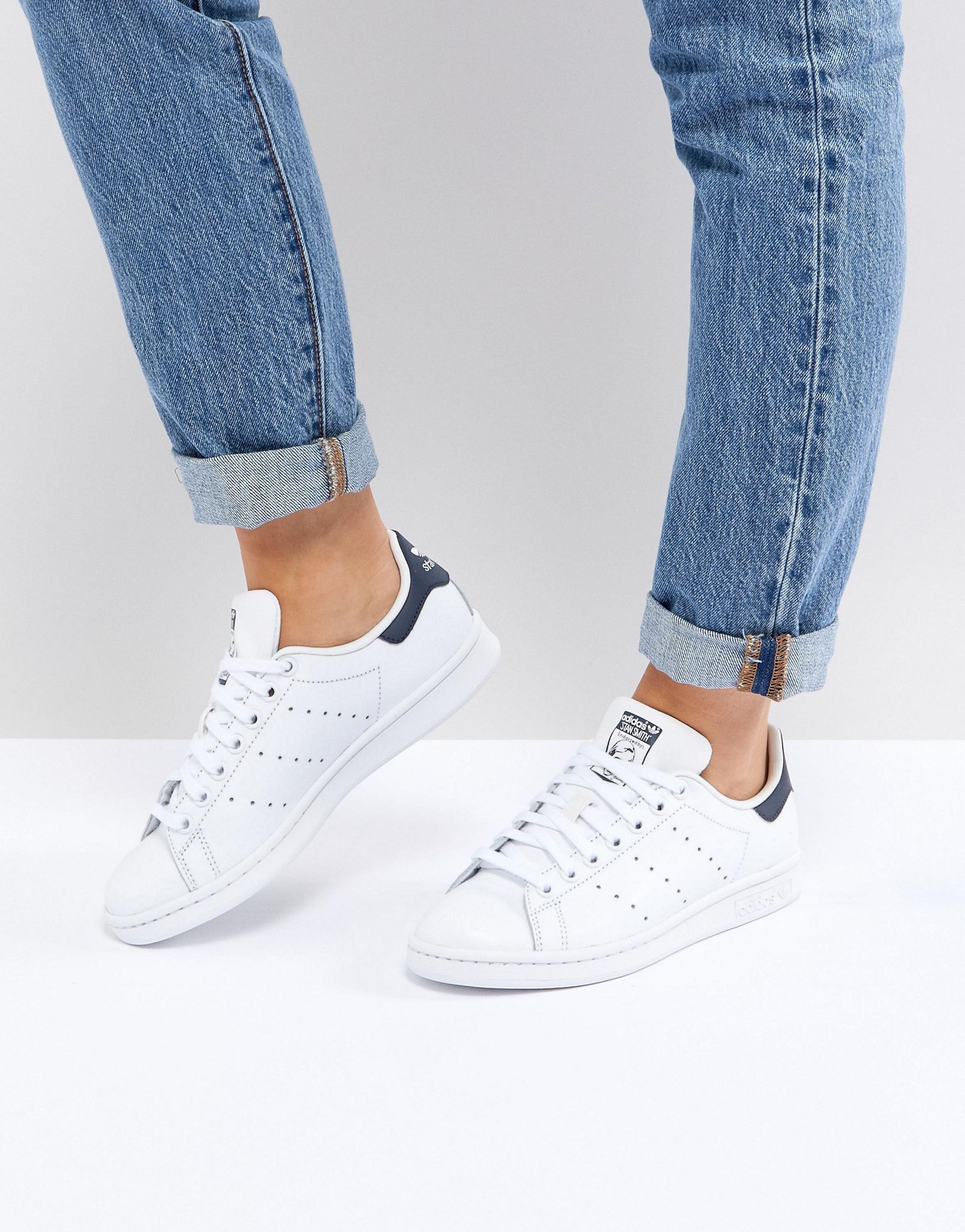 Stan smith white and navy on sale