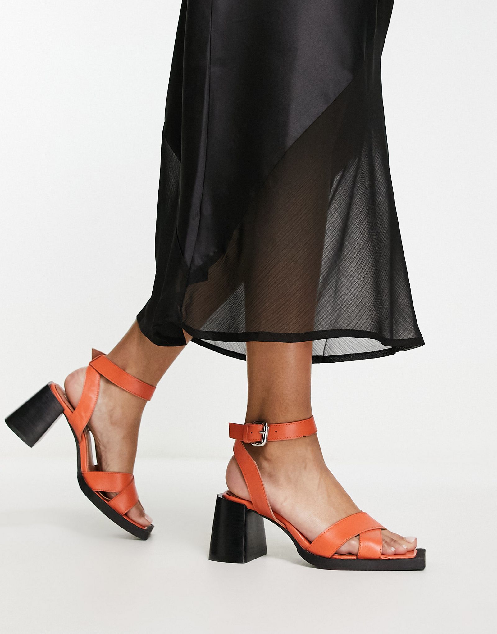 Эксклюзивные босоножки на каблуке ASRA Joule из оранжевой кожи