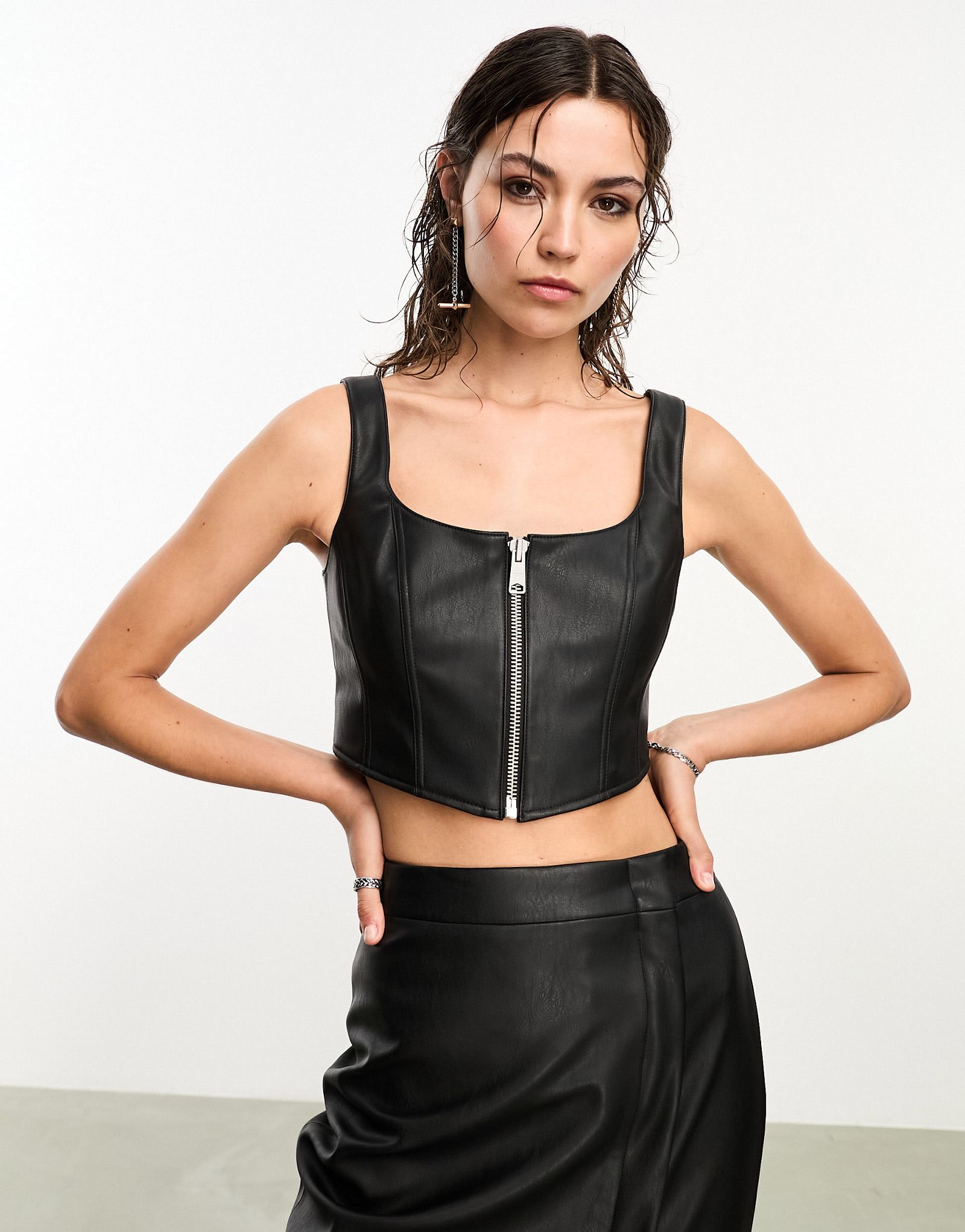 Эксклюзивный черный корсет на молнии из искусственной кожи Odette от AllSaints x ASOS 8990₽