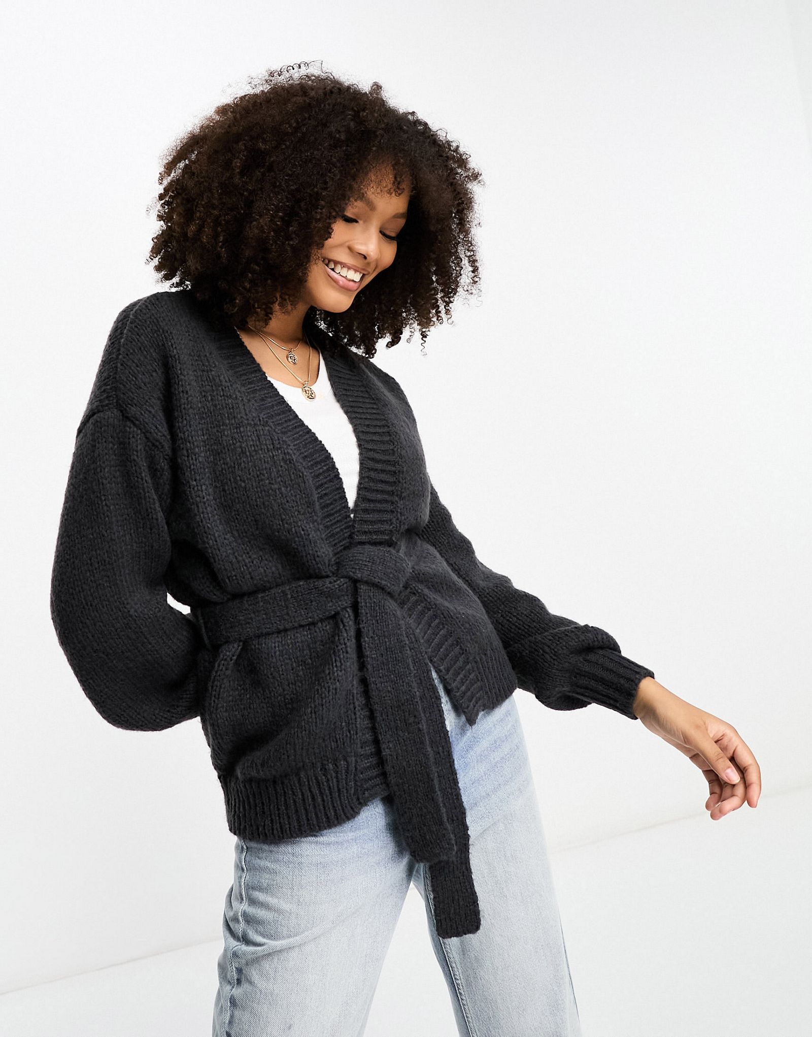 Темно-серый вязаный кардиган с запахом YAS 9790₽