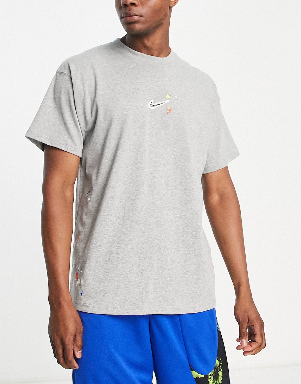Серая вересковая футболка оверсайз Nike Basketball Splatter Pack 3090₽