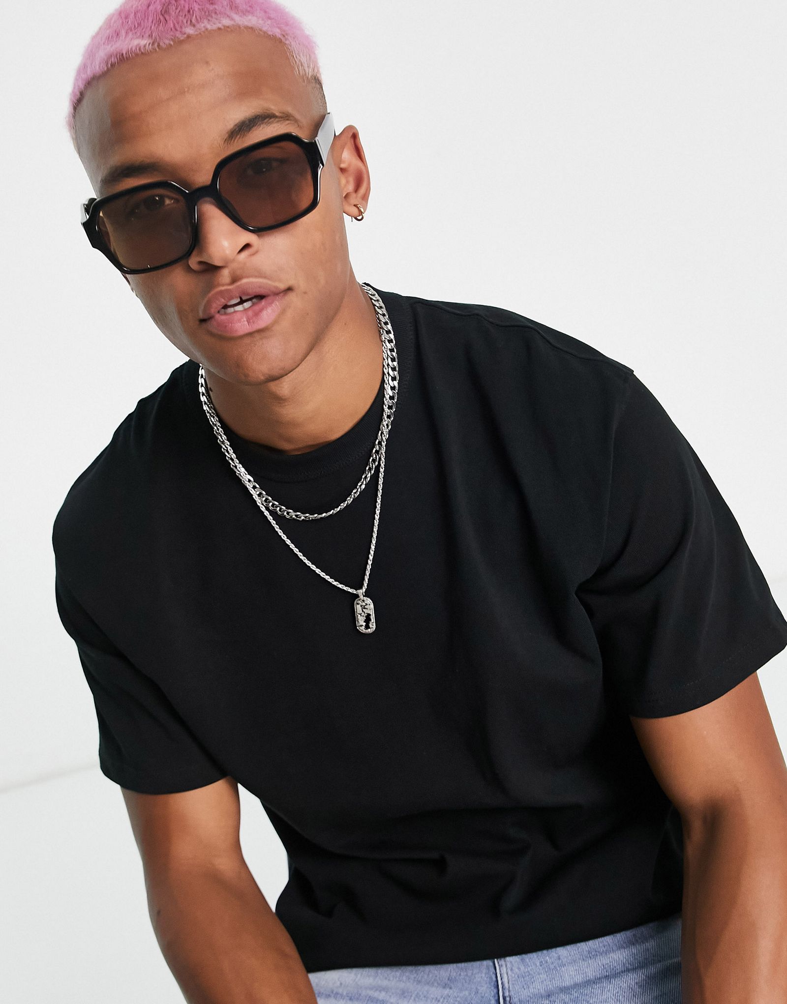 Черная футболка оверсайз Pull-Bear 3090₽