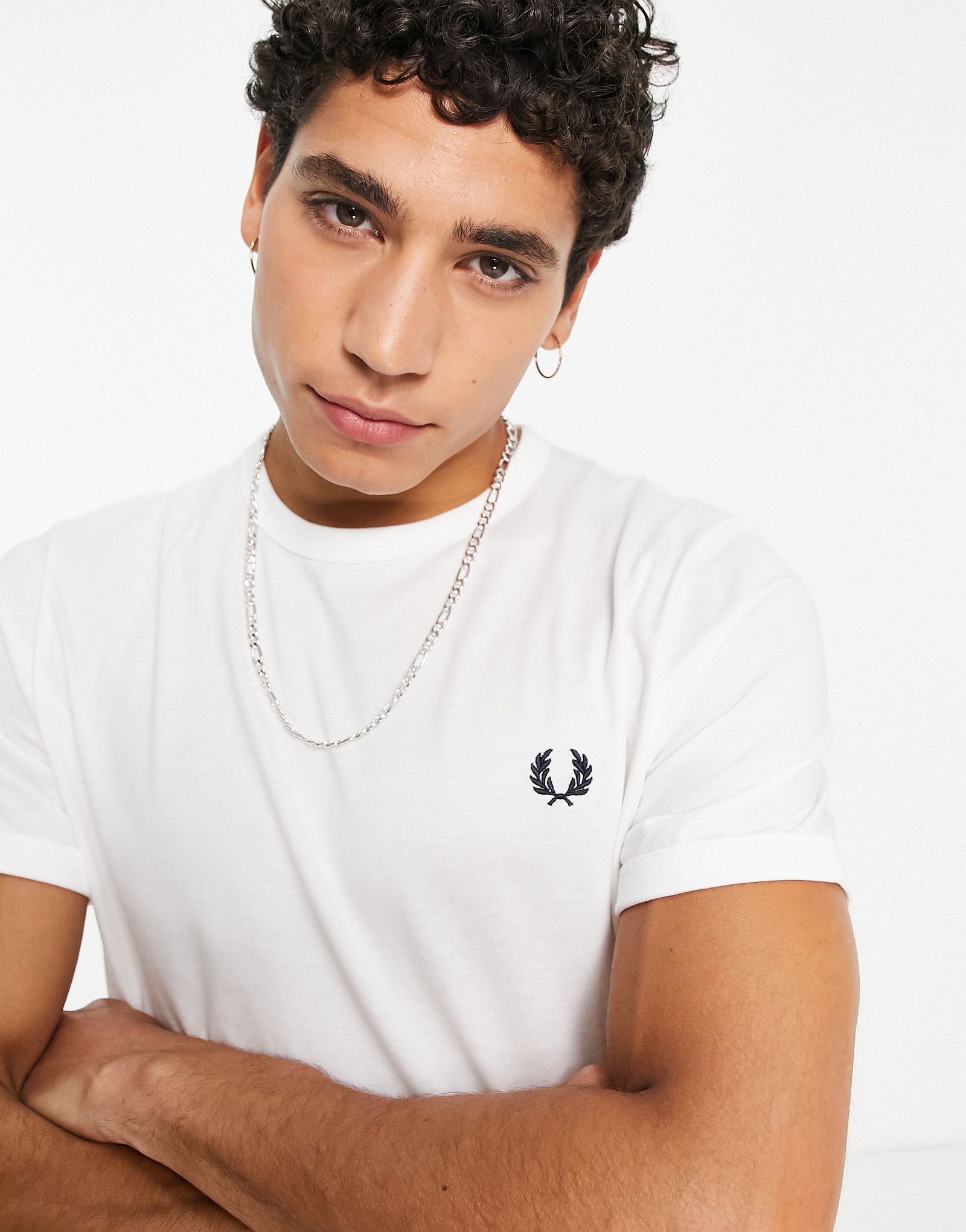 Белая футболка с надписью Fred Perry 14490₽