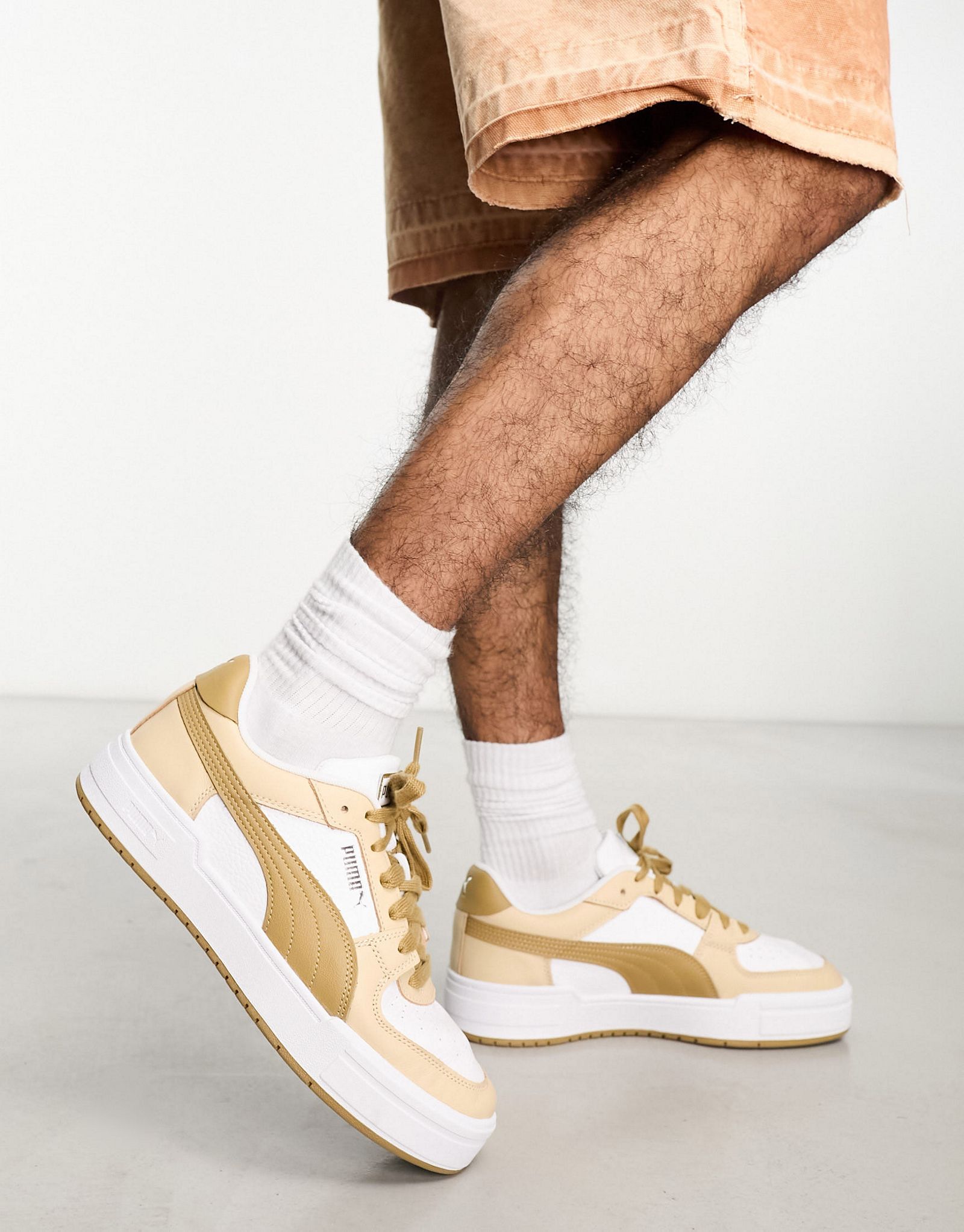 Кроссовки PUMA CA Pro Classic в тройном коричнево-белом цвете 9190₽