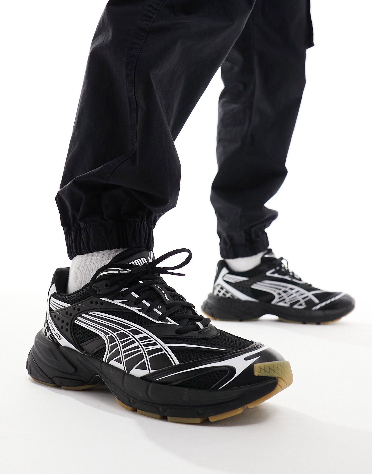Черные кроссовки Puma Velophasis Phased 14790₽
