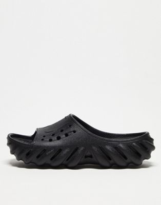 Черные шлепанцы Crocs Echo