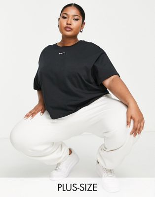 Черная футболка свободного кроя Nike Plus Essentials
