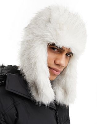 Белая лыжная шапка из искусственного меха ASOS 4505