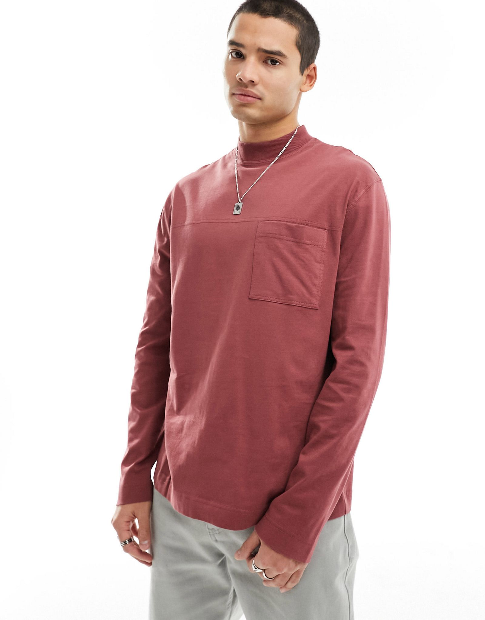 Бордовая футболка с длинными рукавами и высоким воротником ASOS DESIGN и карманами 4090₽