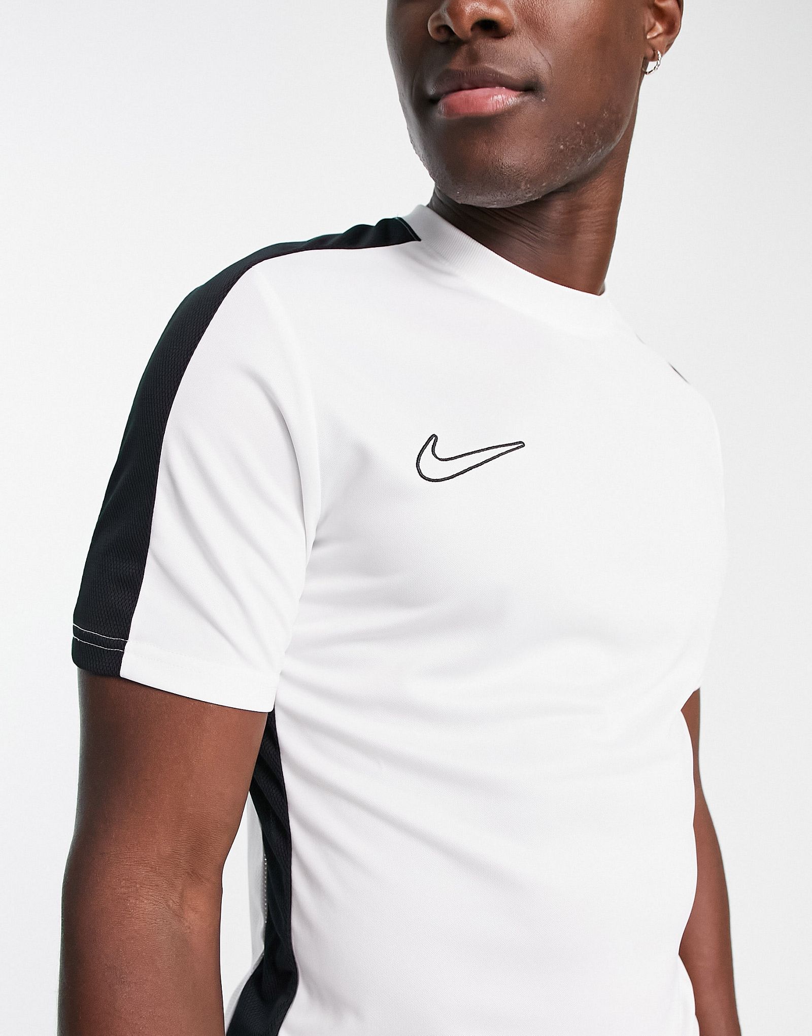 Белая футболка Nike Football Dri-Fit Academy 23