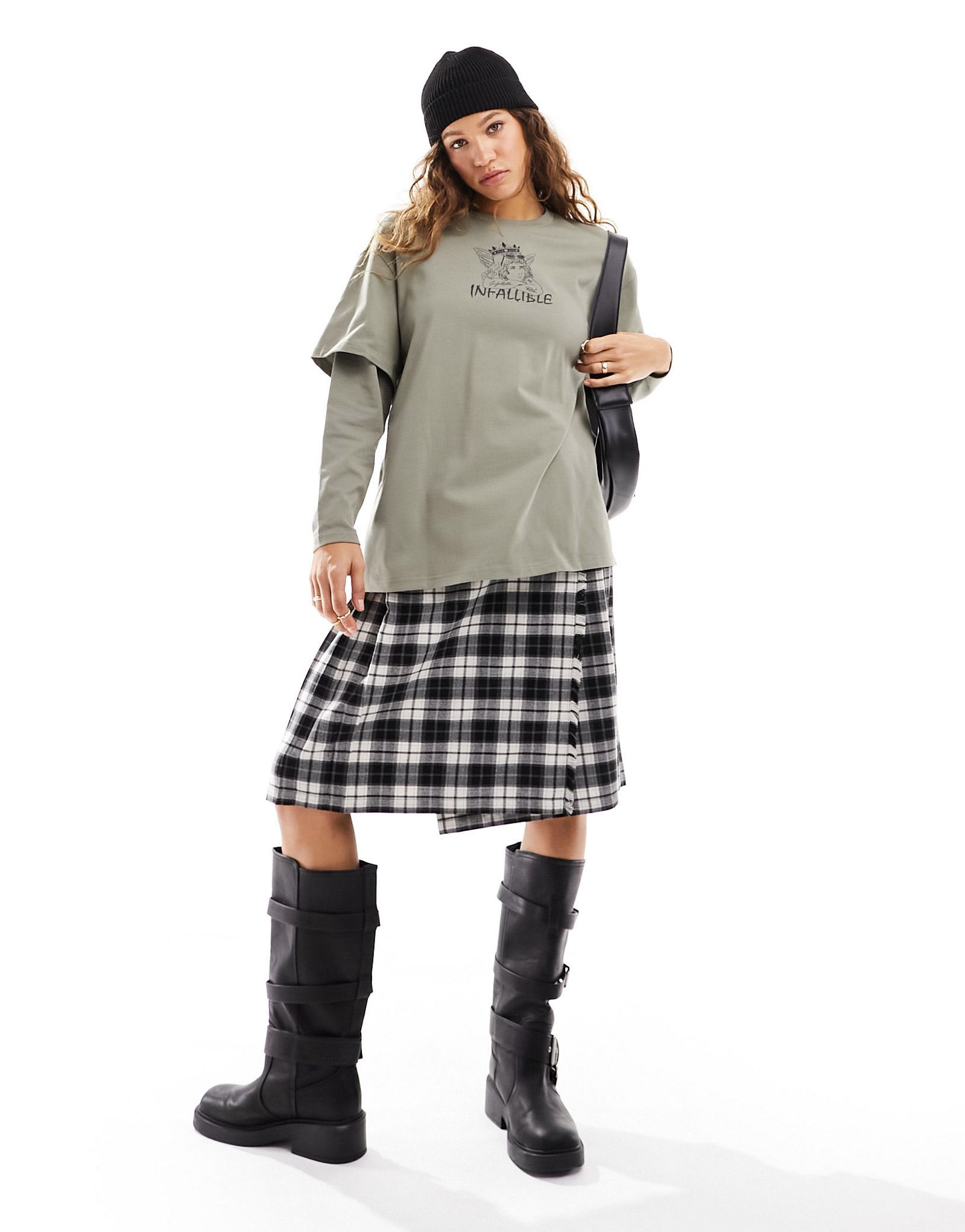 Футболка оверсайз Urban Revivo с подкладкой с длинными рукавами и изображением ангела 5890₽