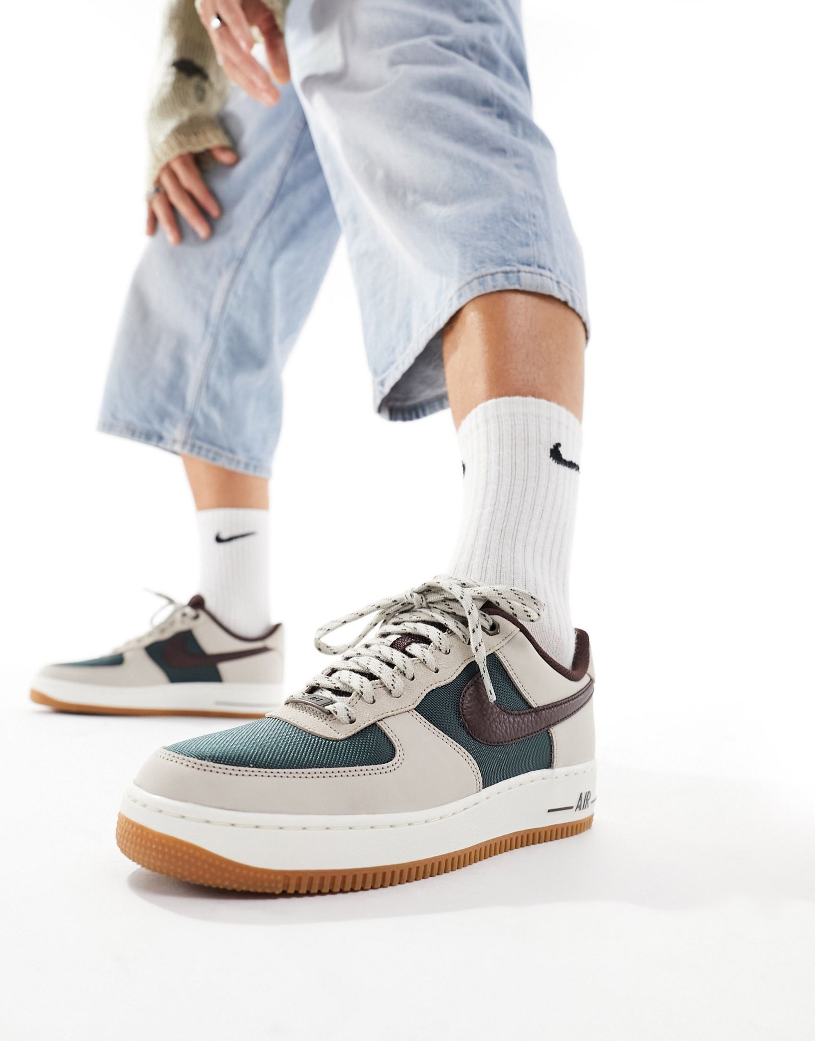 Кроссовки Air Force 1 07 кремового и хаки 14490₽