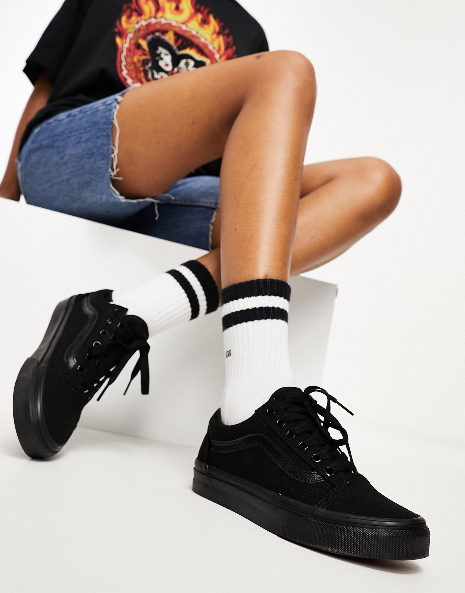 Черные кроссовки Vans Old Skool 14290₽