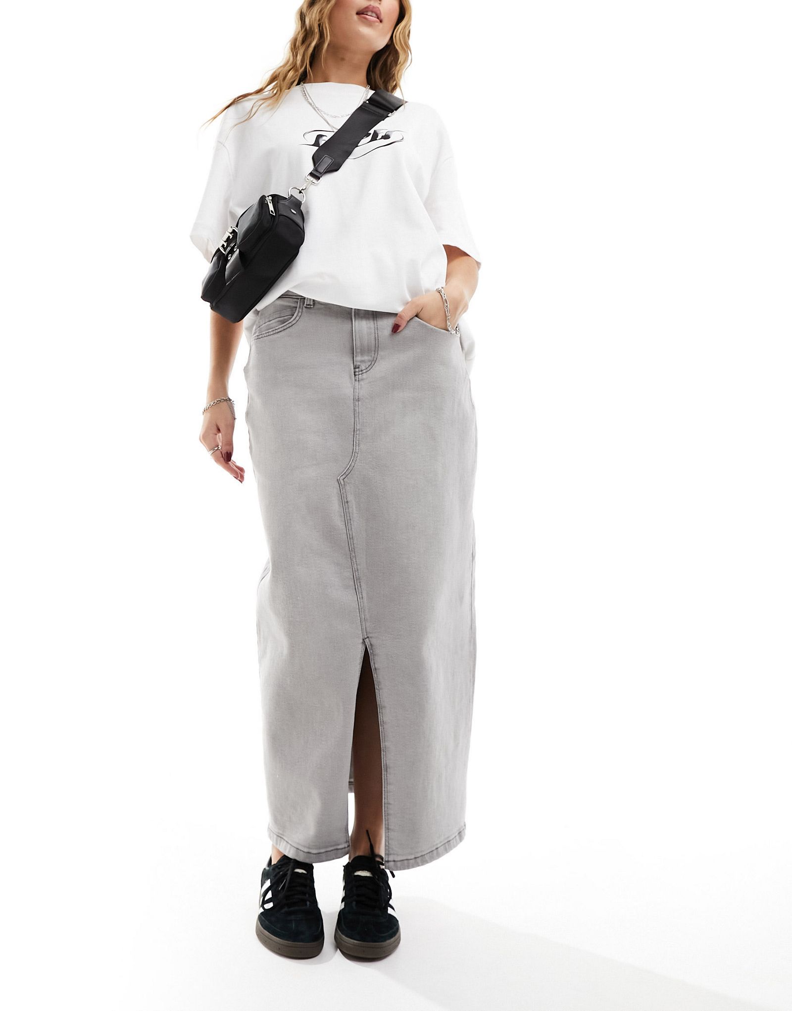 Светло-серая юбка макси с разрезом спереди Noisy May 9090₽