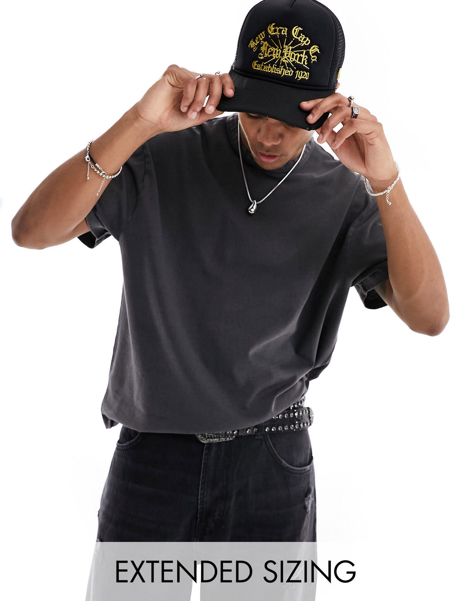 Черная оверсайз-футболка ASOS DESIGN 3890₽