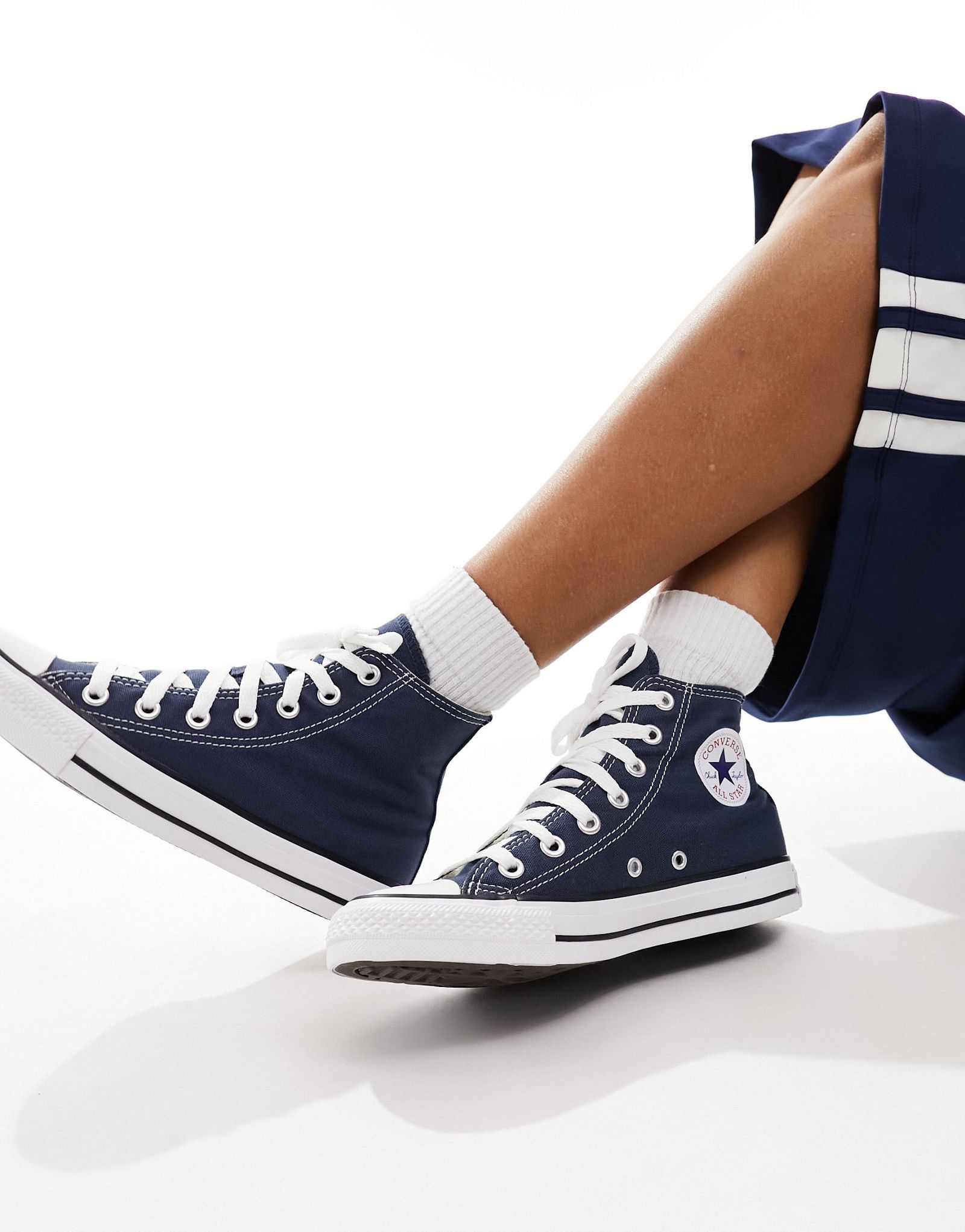 Кеды Converse Chuck Taylor All Star в темно-белом цвете 9890₽