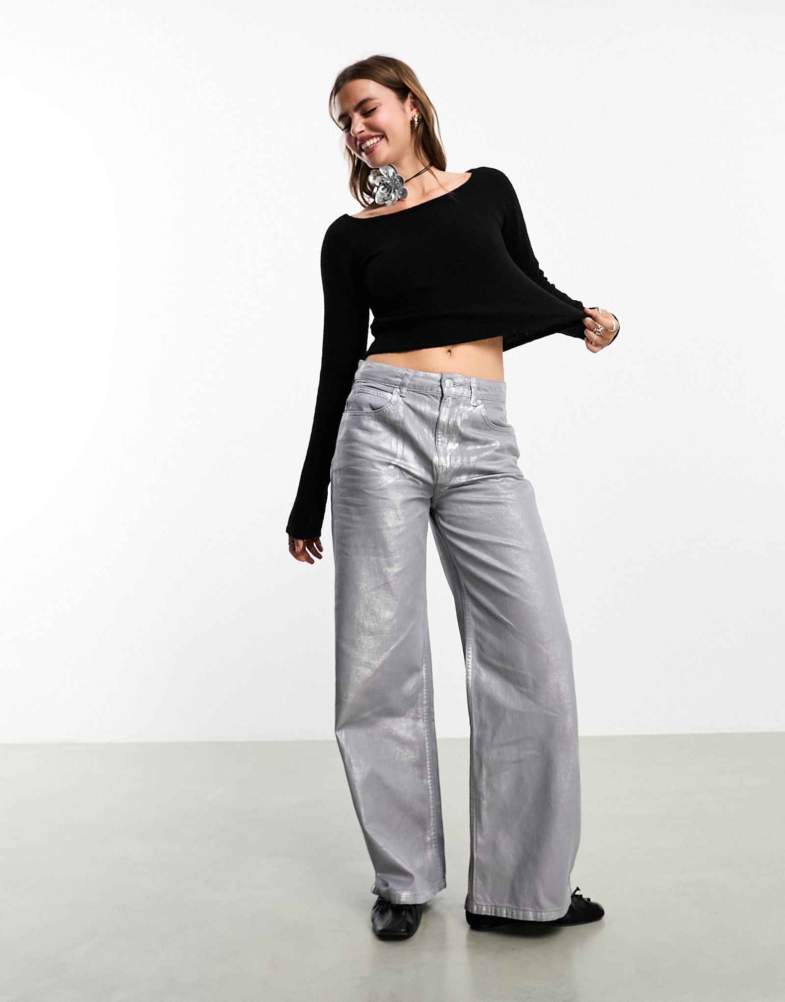 Черный вязаный топ с вырезом-лодочкой с длинными рукавами Monki 3590₽